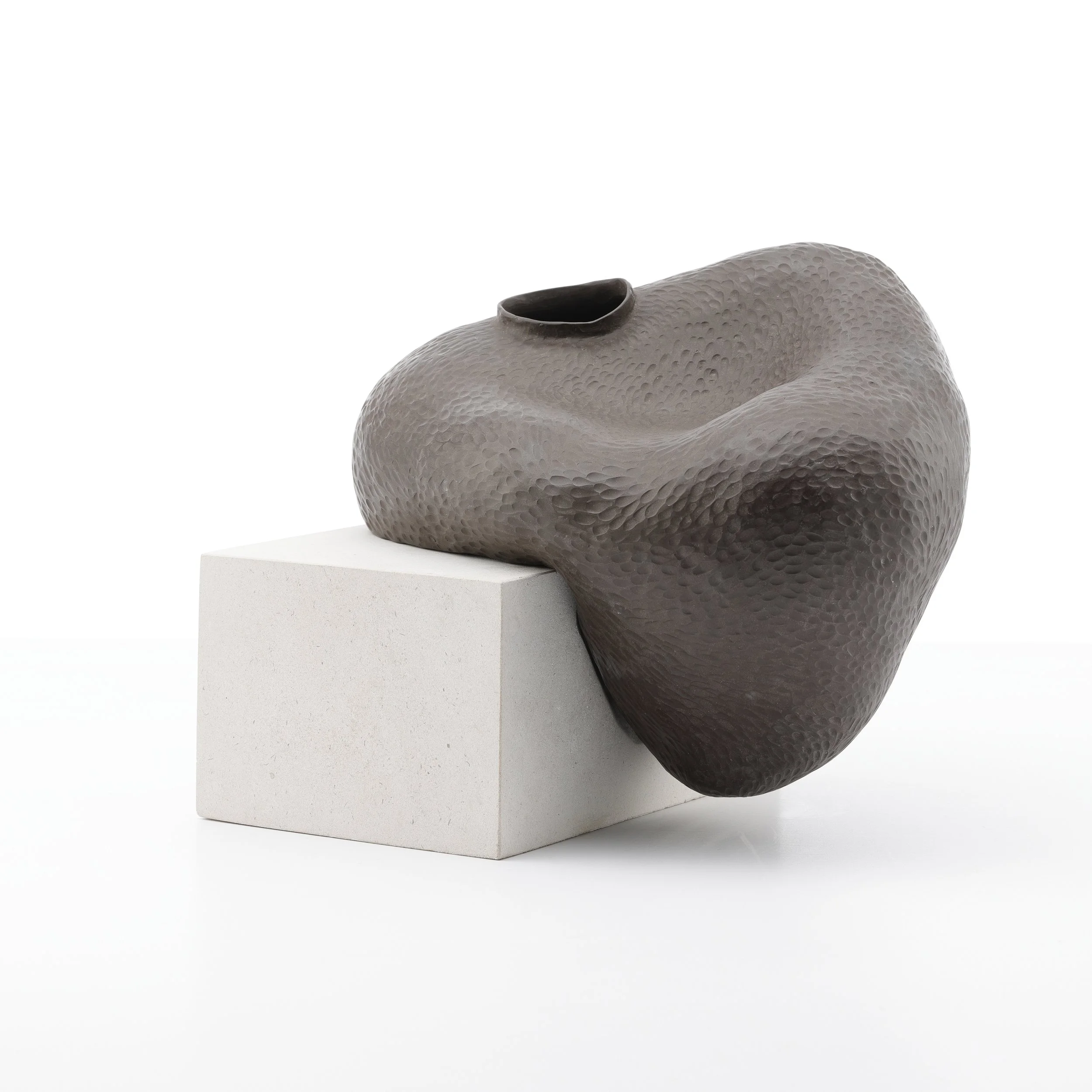 Don't Let Go, H19cm x D18cm x W20cm