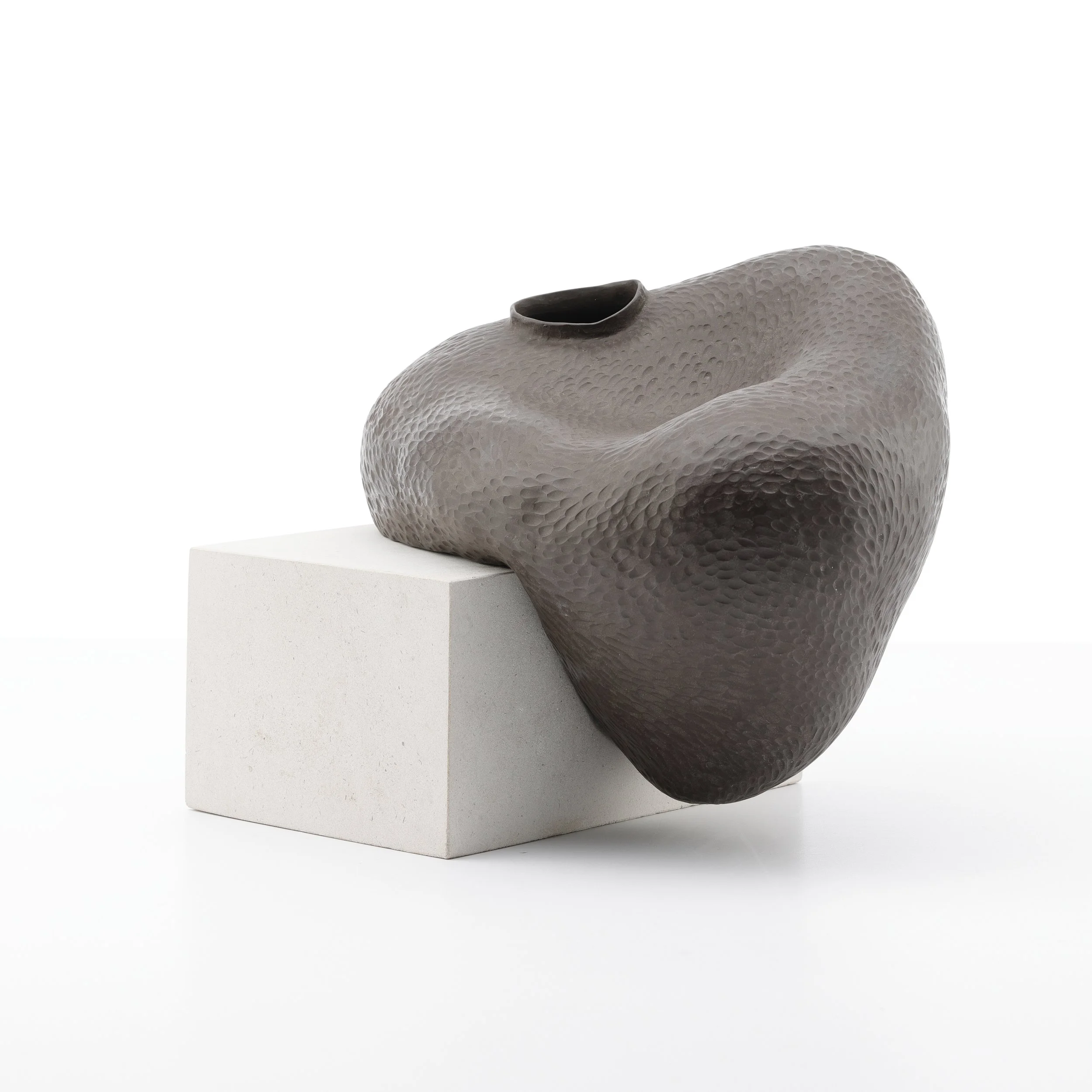 Don't Let Go, H19cm x D18cm x W20cm