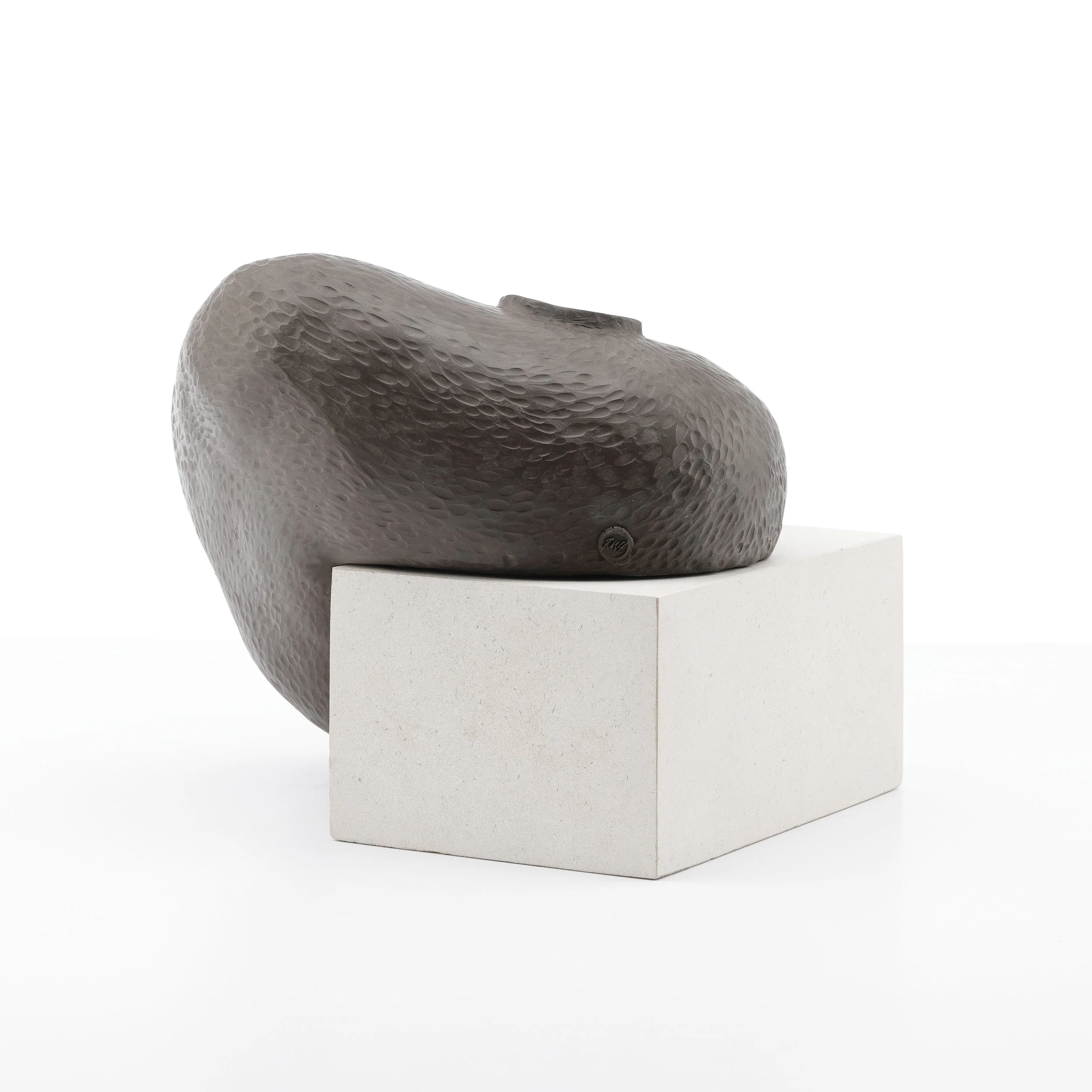 Don't Let Go, H19cm x D18cm x W20cm