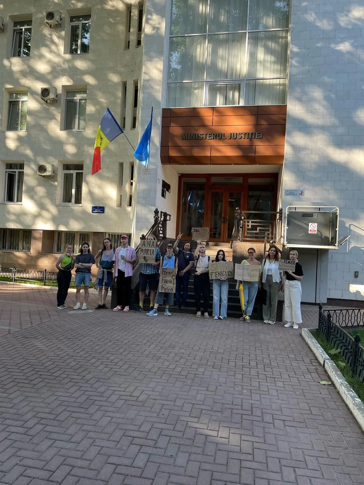 Stop FEMICID - proteste săptămânale