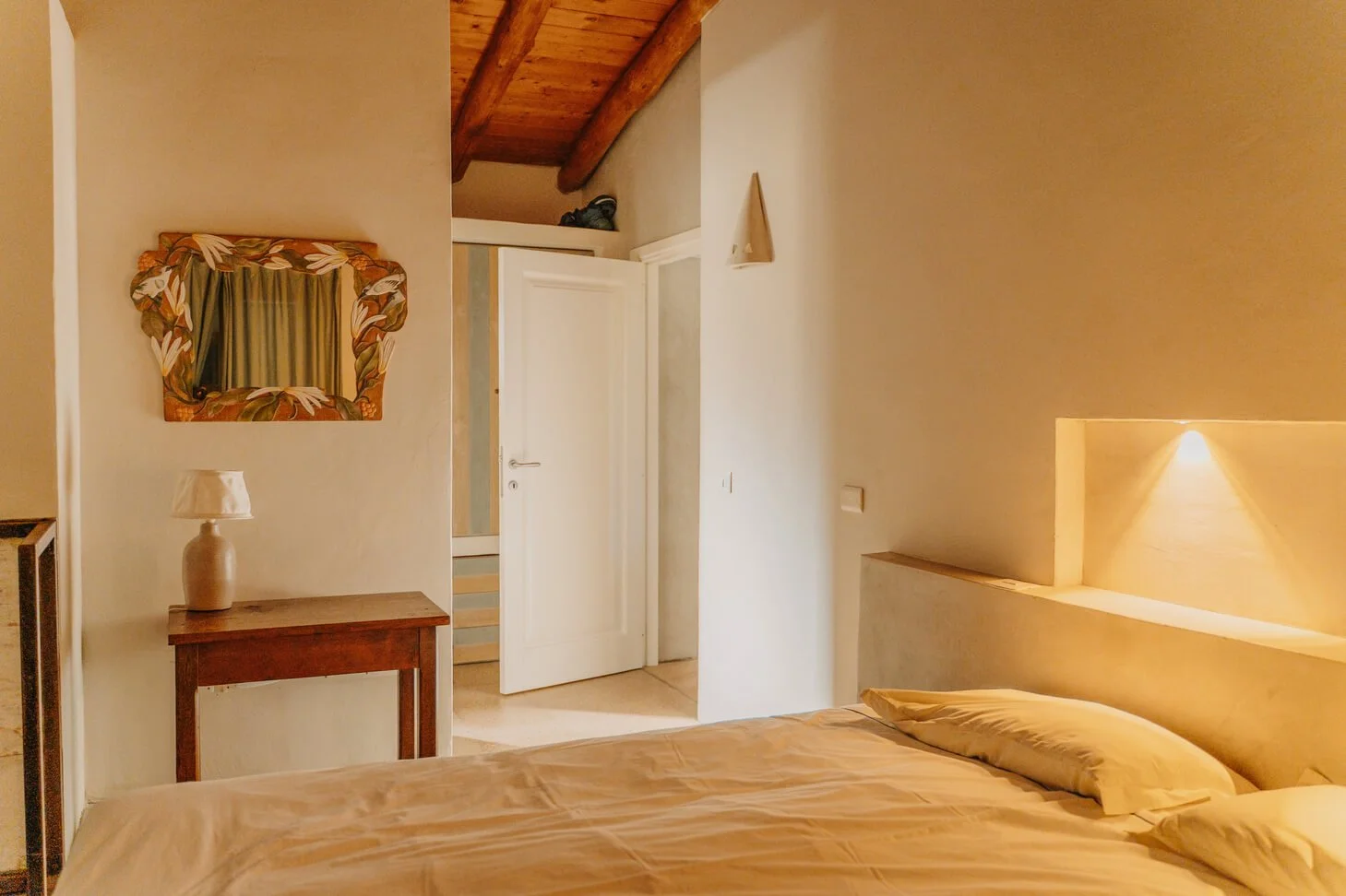 Camera da letto del cottage mirto con design in muratura