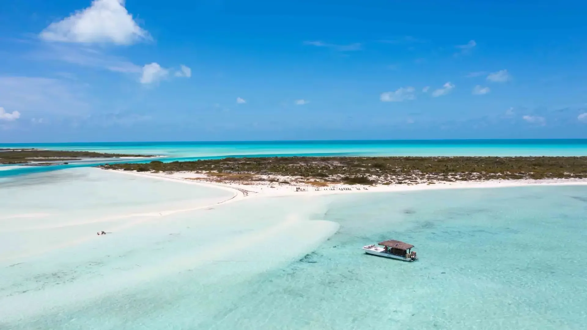 Ambergris Cay Turks and Caicos10.webp