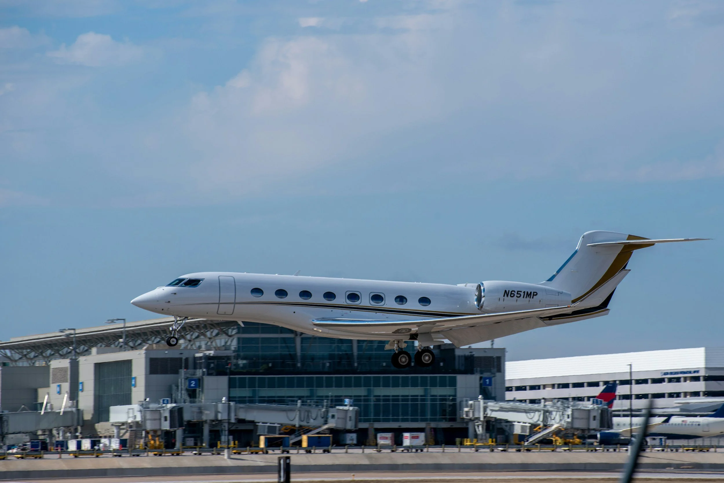 Do Private Jets Go Through Security