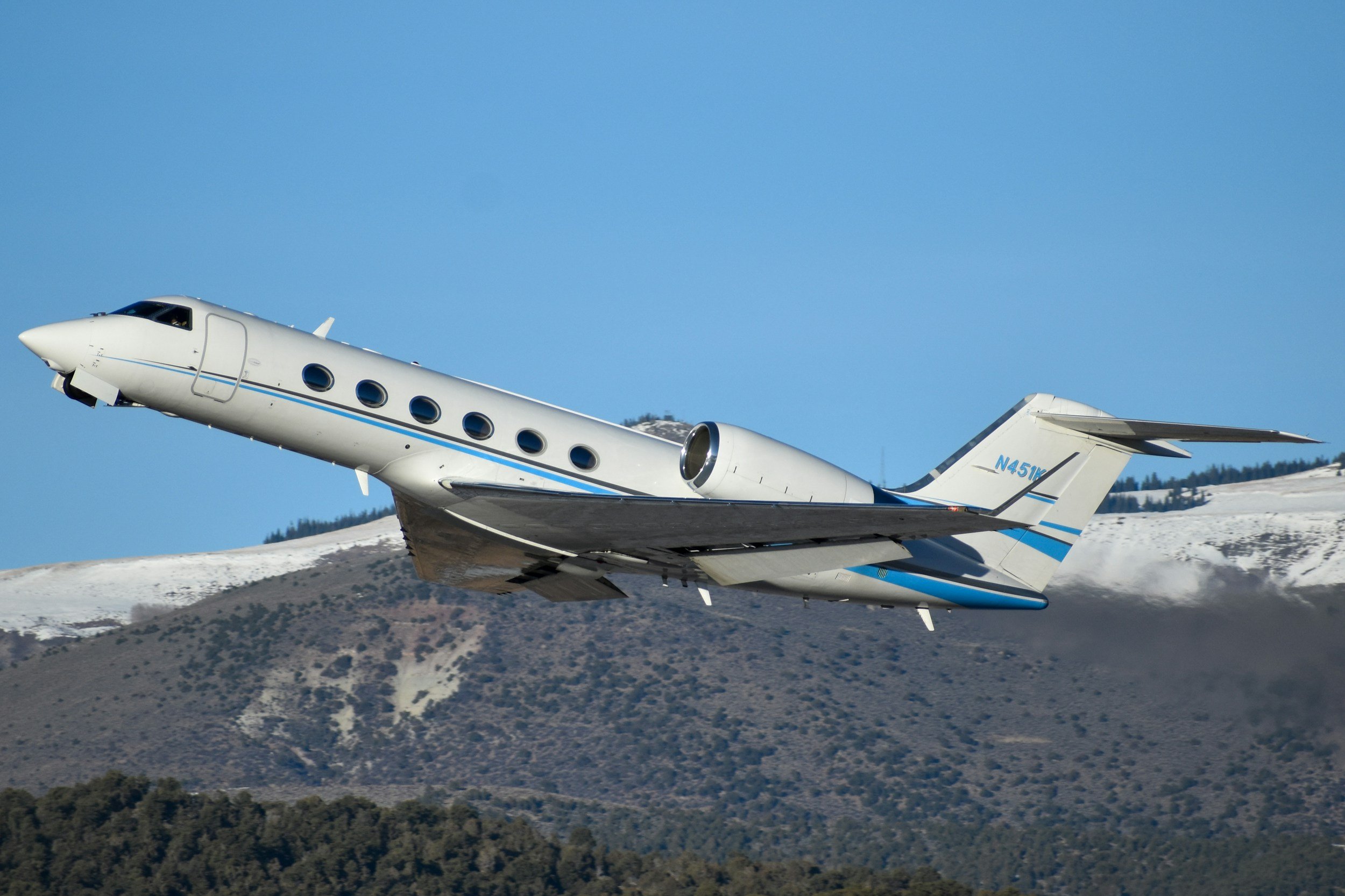 What Is the Fastest Private Jet
