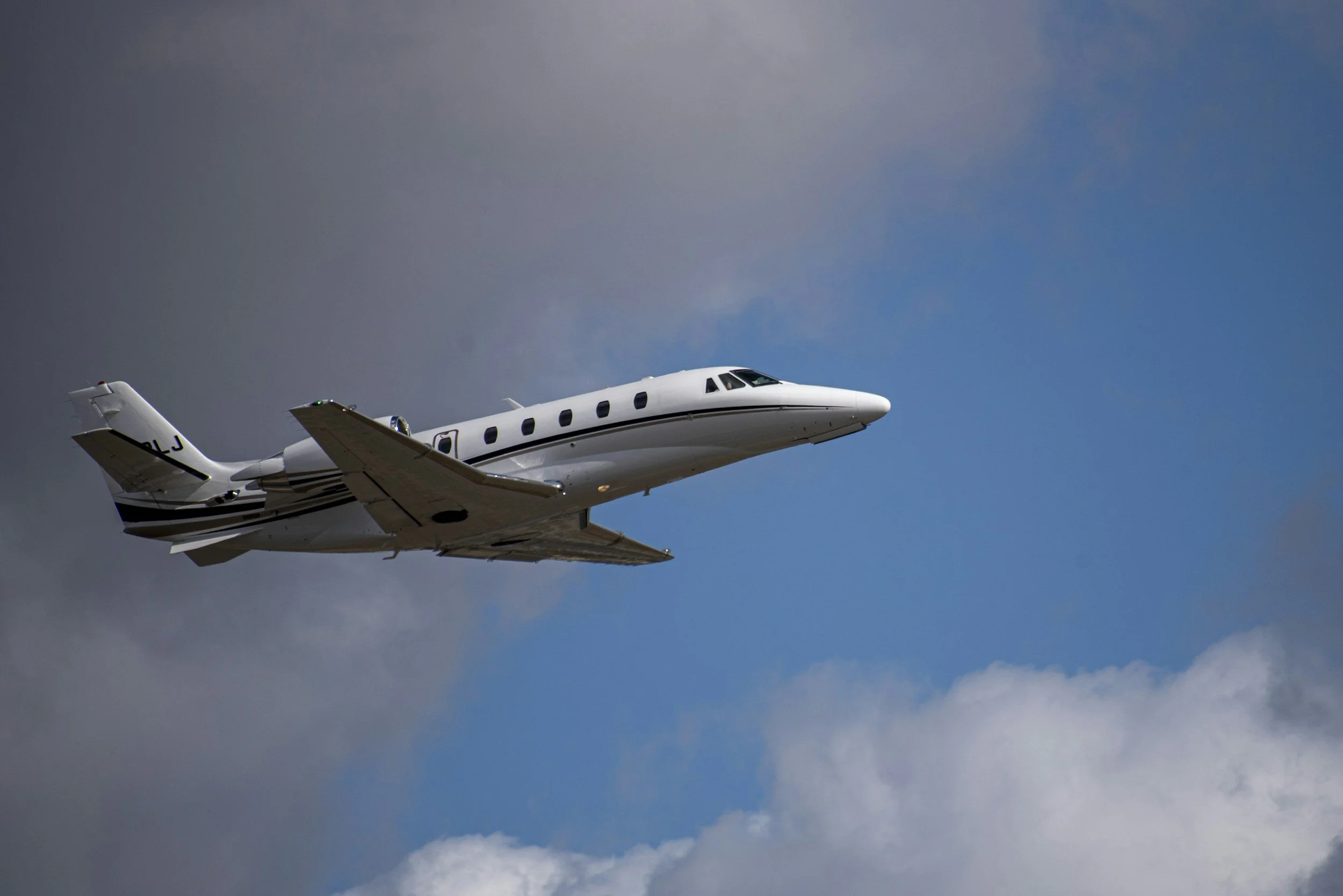 The Fastest Way to Reach Cheval Blanc by Private Jet (2026 Luxury Travel Guide)