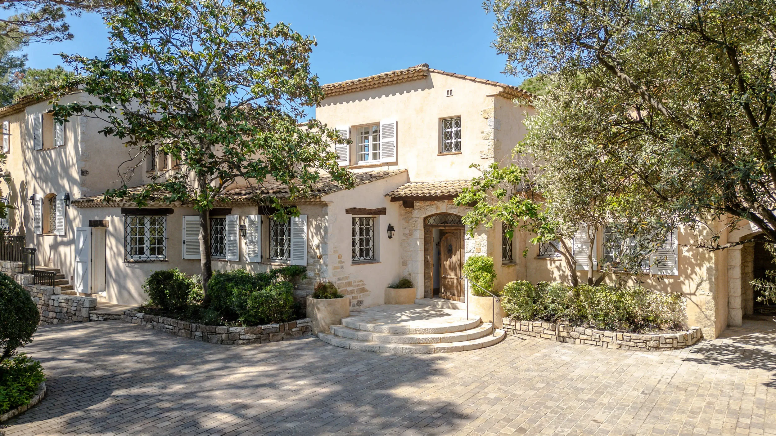 Villa La Guettiere Cote dAzur12.webp