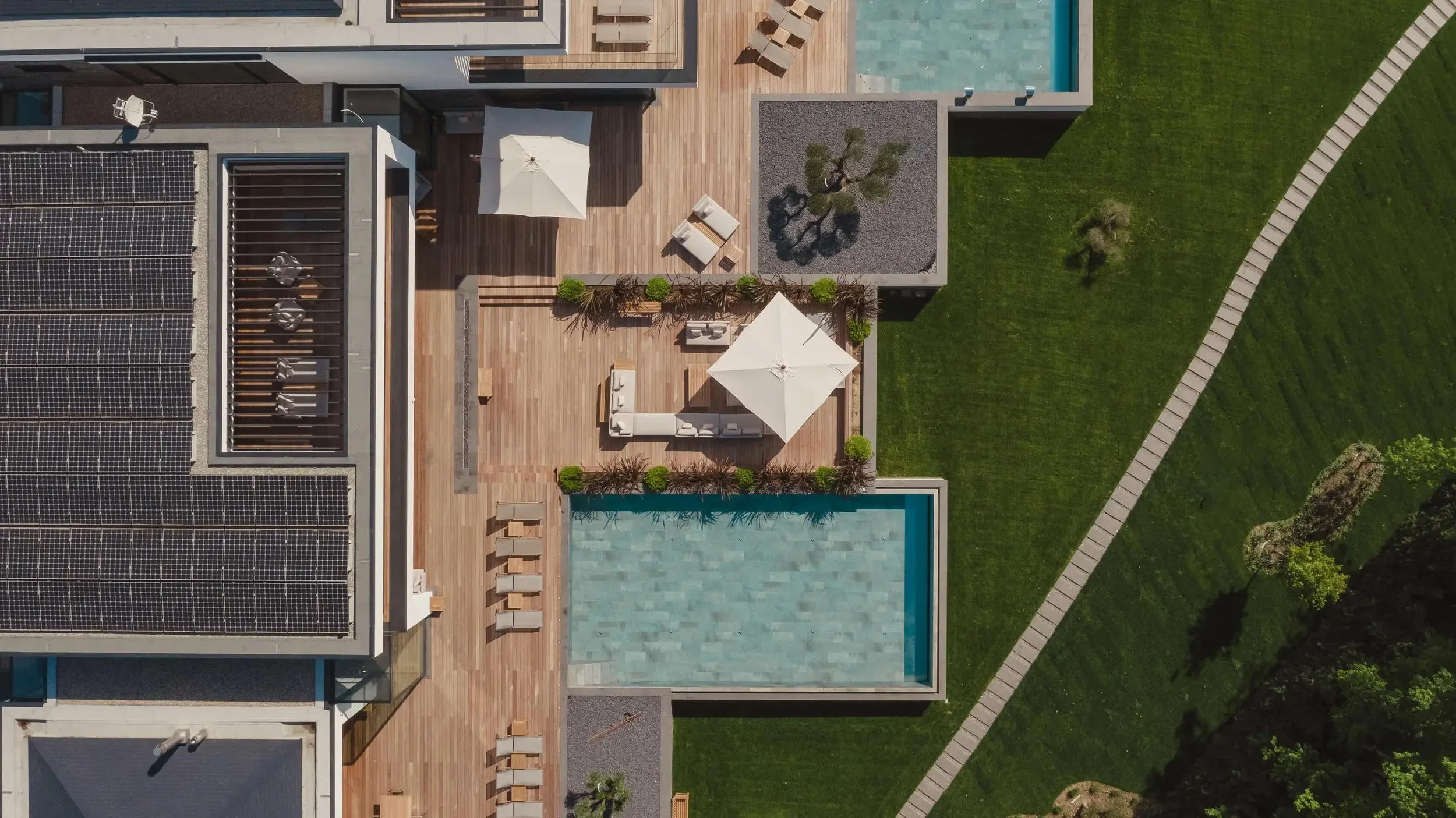 Ultima Grand Villa Geneva3.webp