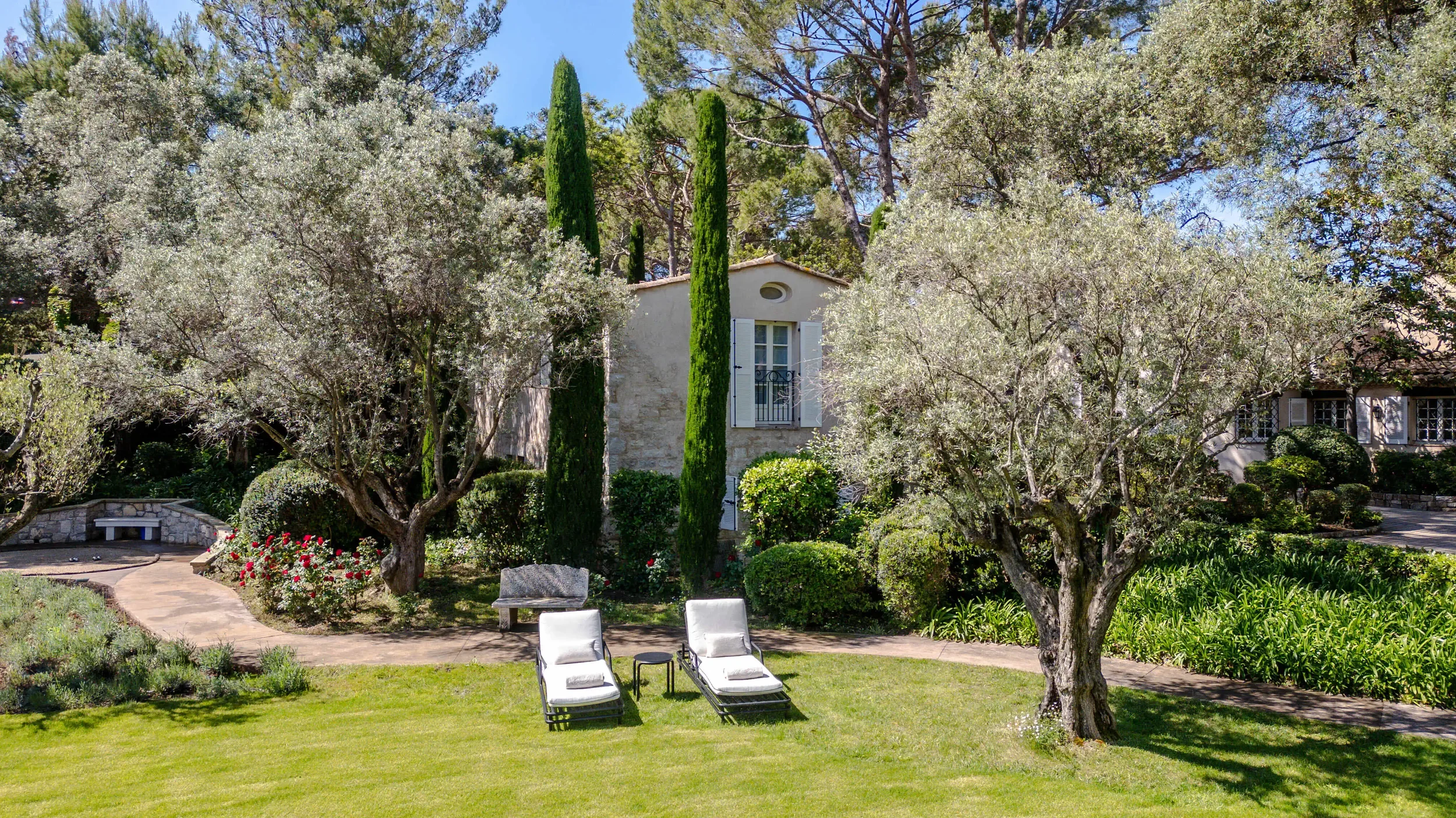Villa La Guettiere Cote dAzur11.webp