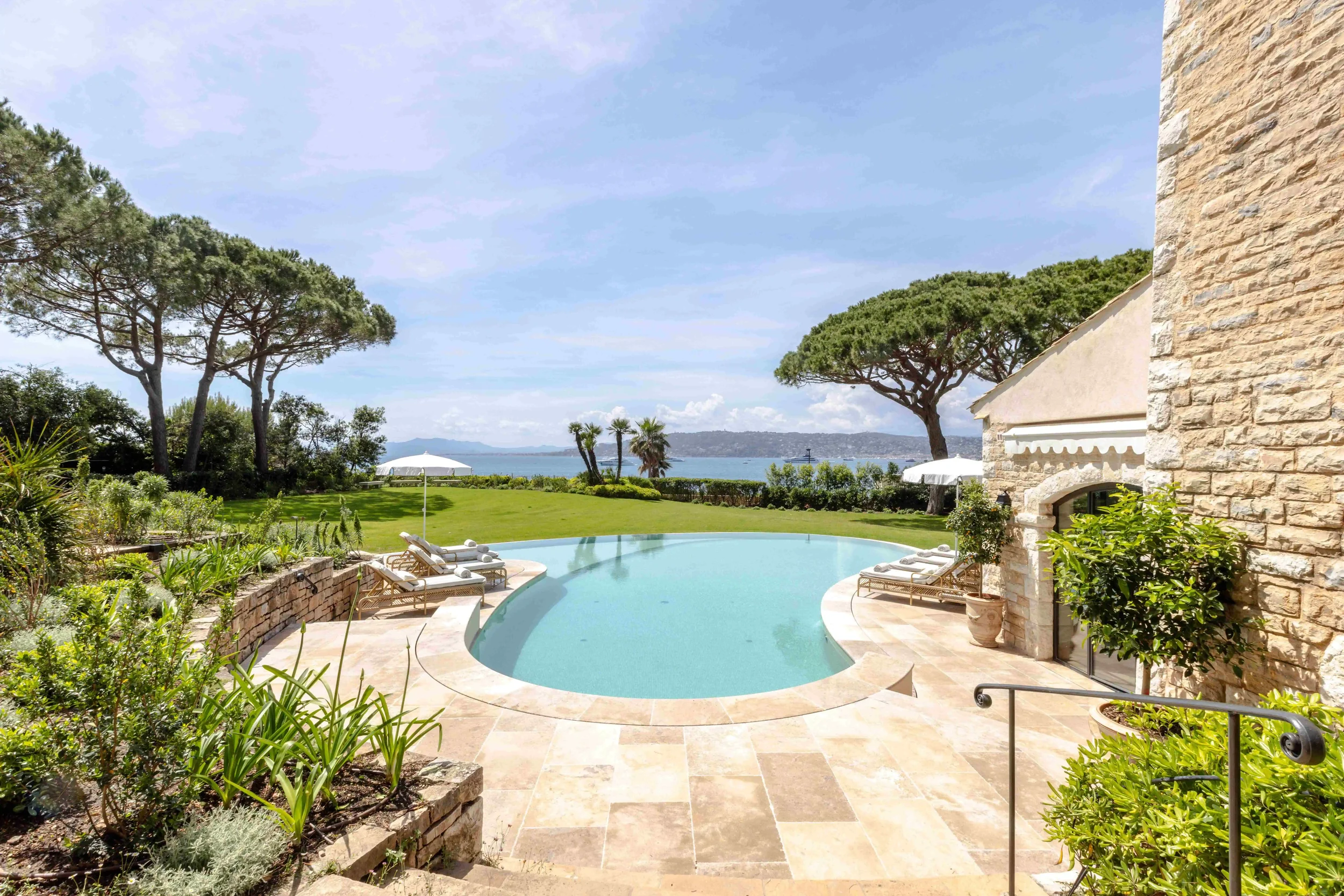 Villa La Guettiere Cote dAzur2.webp