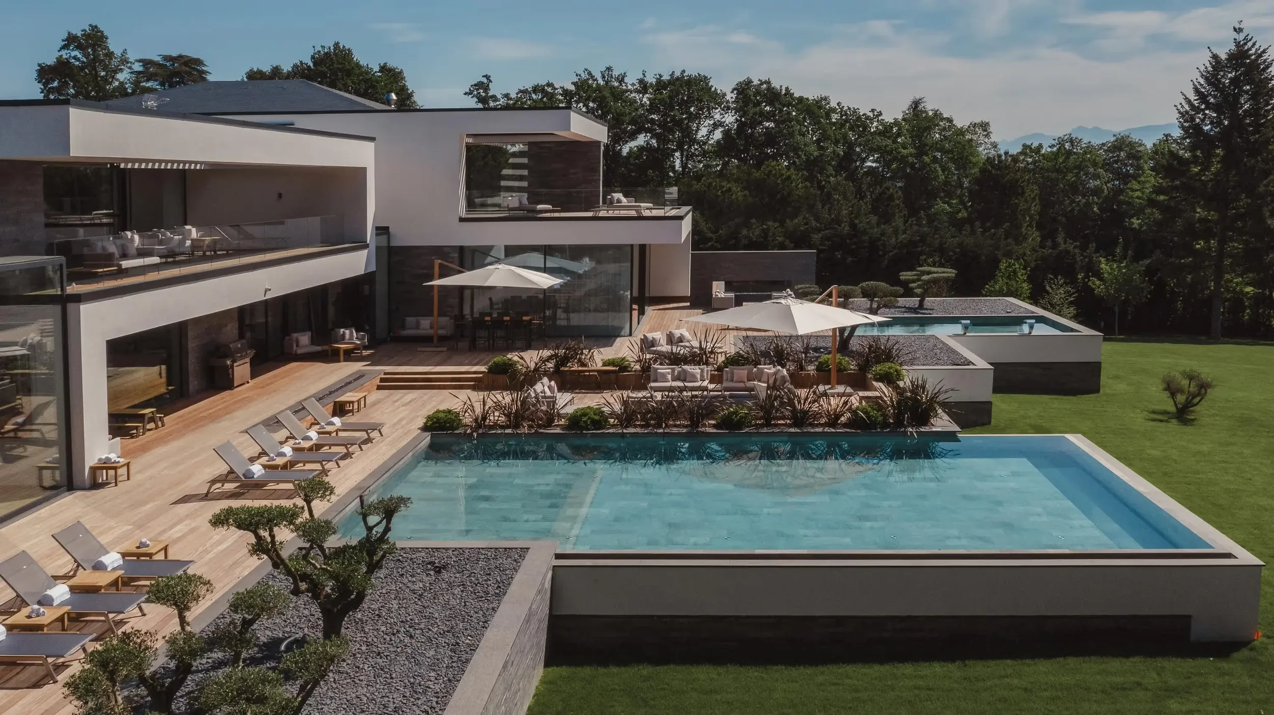 Ultima Grand Villa Geneva4.webp