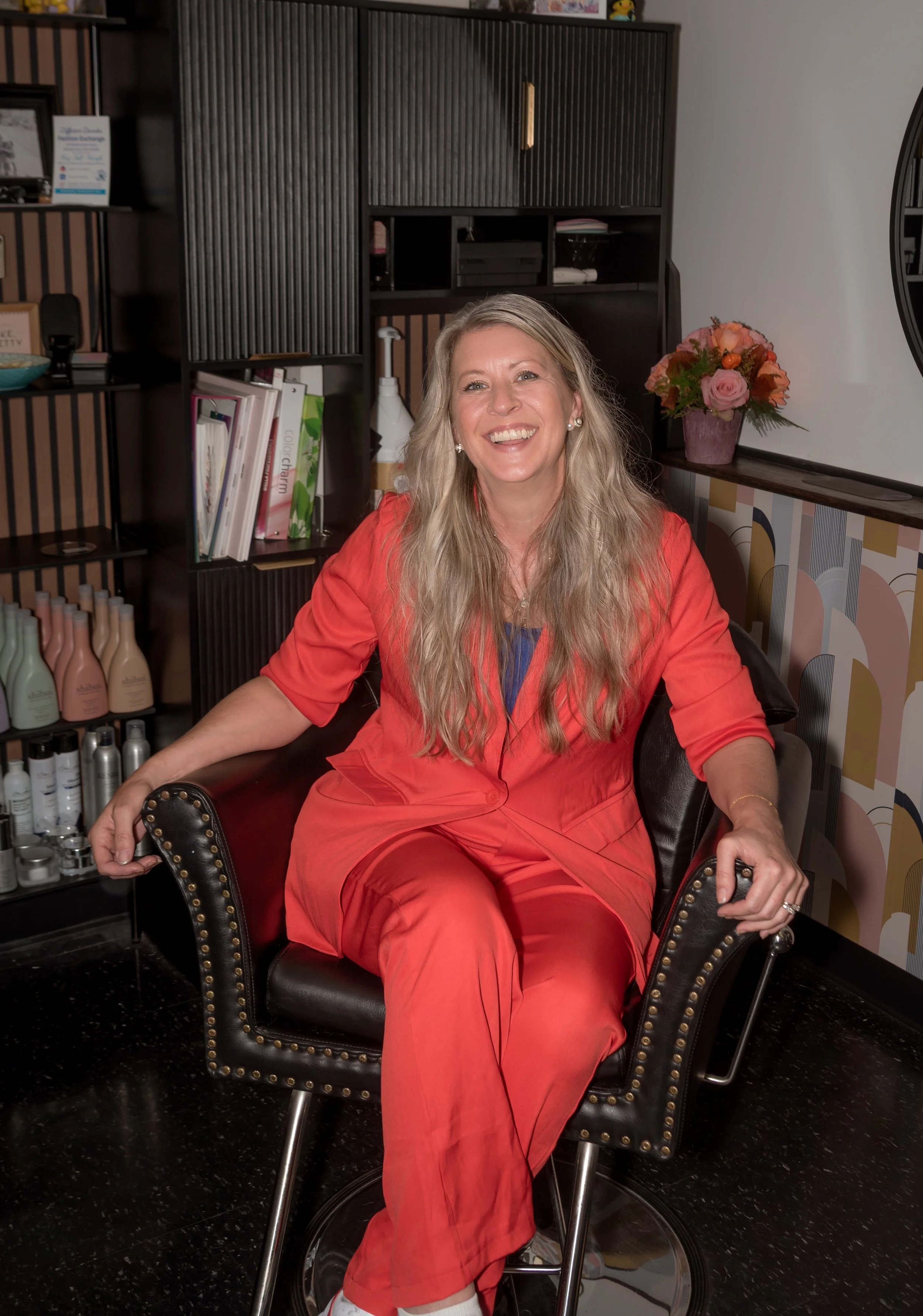 Dana Owner of Dana Ratliff Hair Co. Westerville Hairstylist