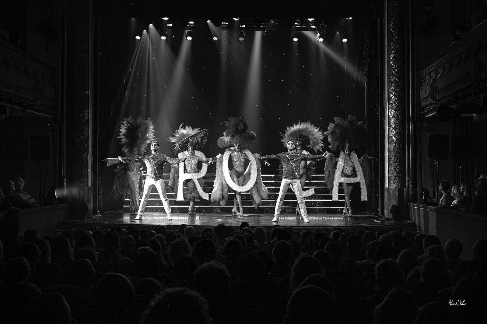 lena-griffe-trocadero-liege-danseuse-cabaret.JPG