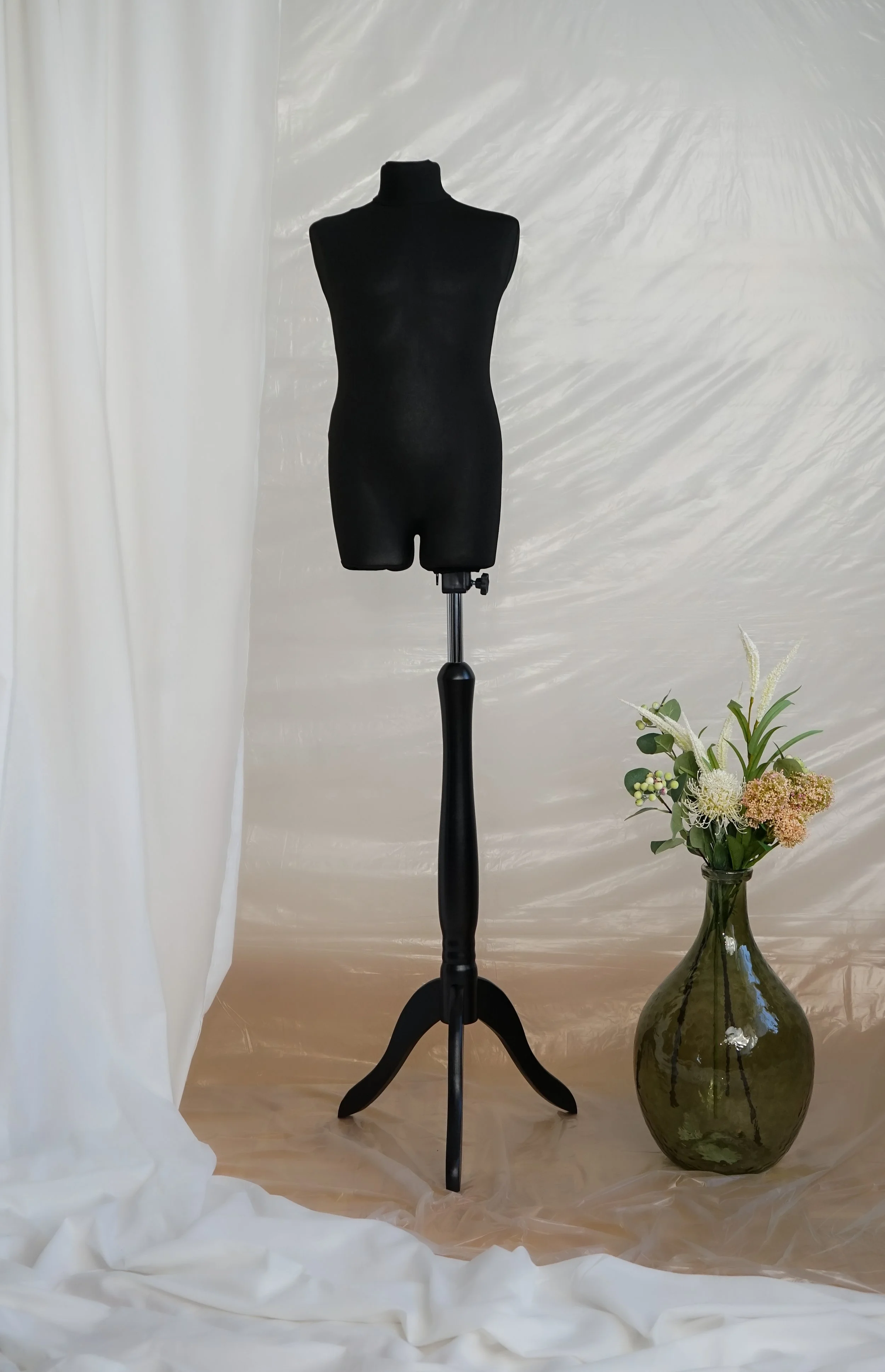 Schneiderpuppe Kind,  Baby Schneiderbüste für Alter 8-12 Jahre mit schwarzem Überzug, Holzdreibein