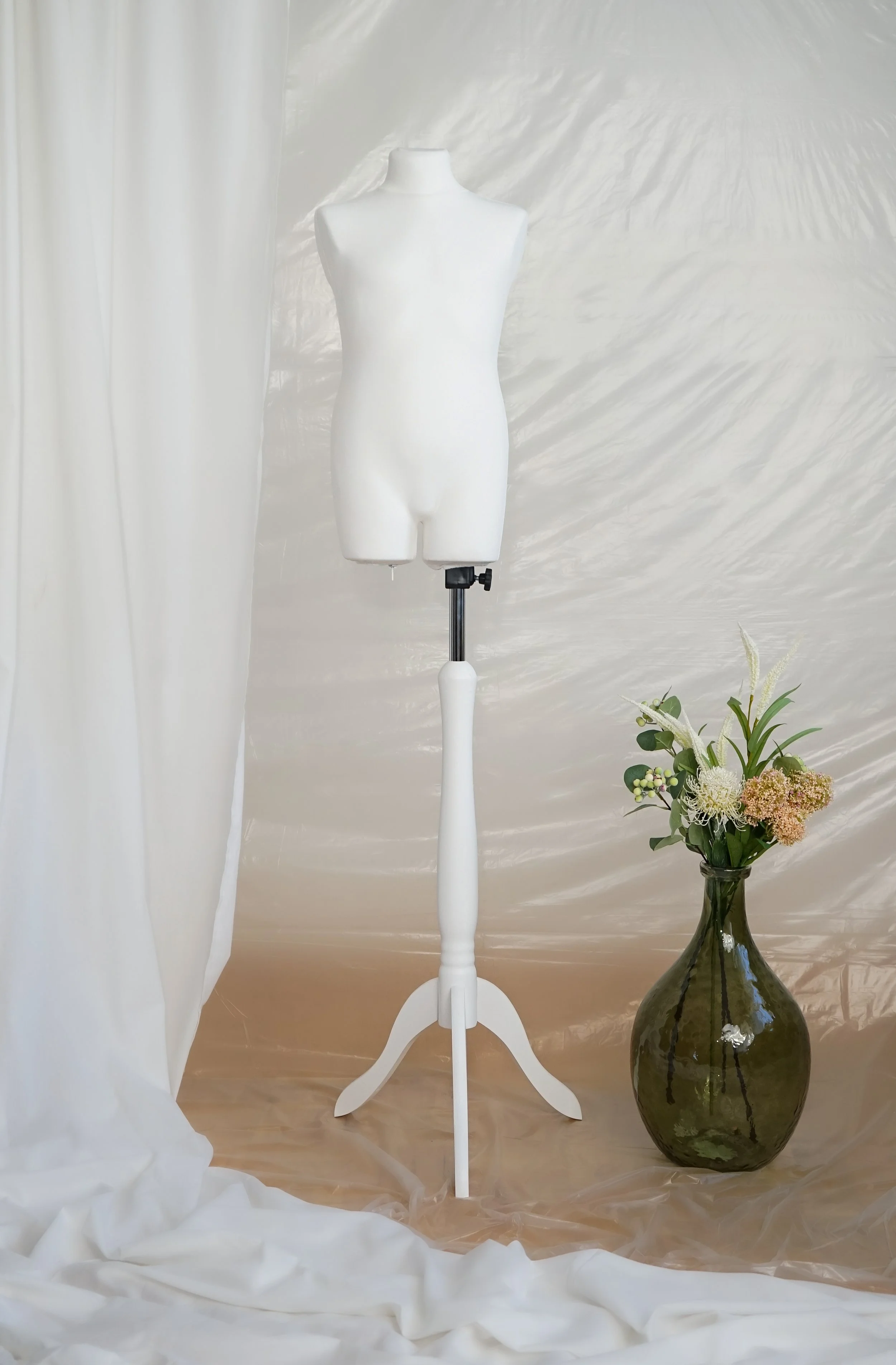 Schneiderpuppe Kind,  Baby Schneiderbüste für Alter 8-12 Jahre mit weißem Überzug, Holzdreibein