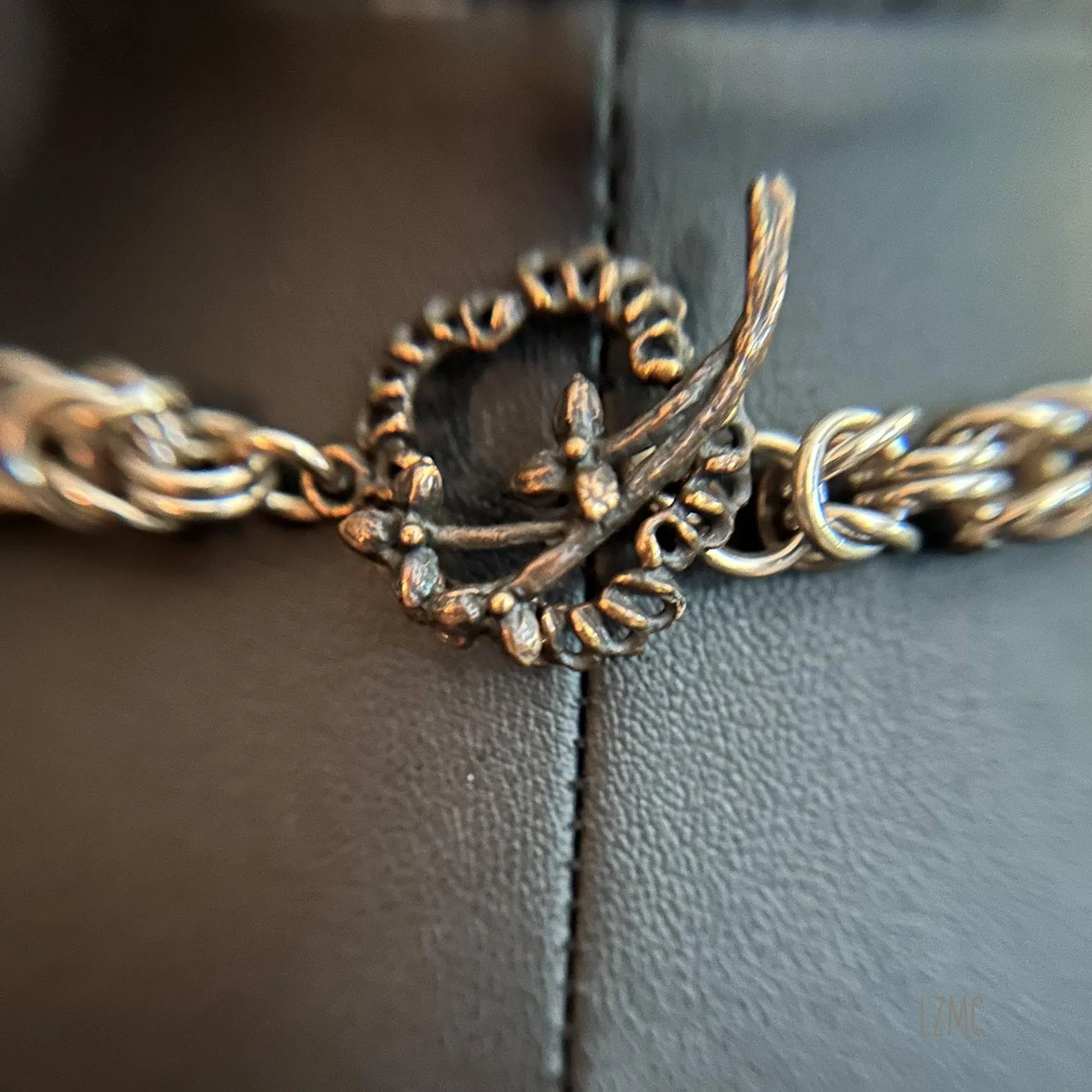 1990_clasp.jpg