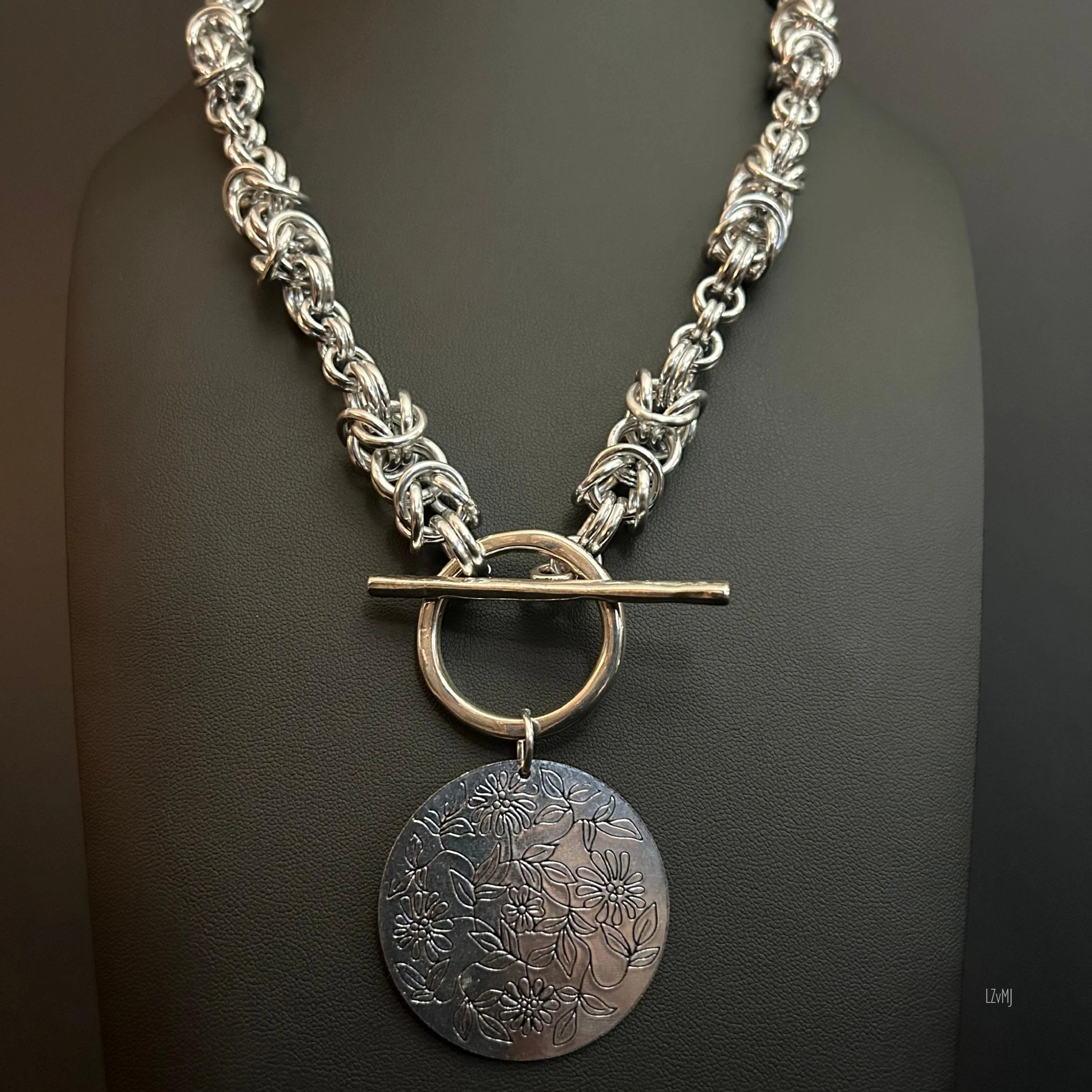 Shadowbloom Necklace