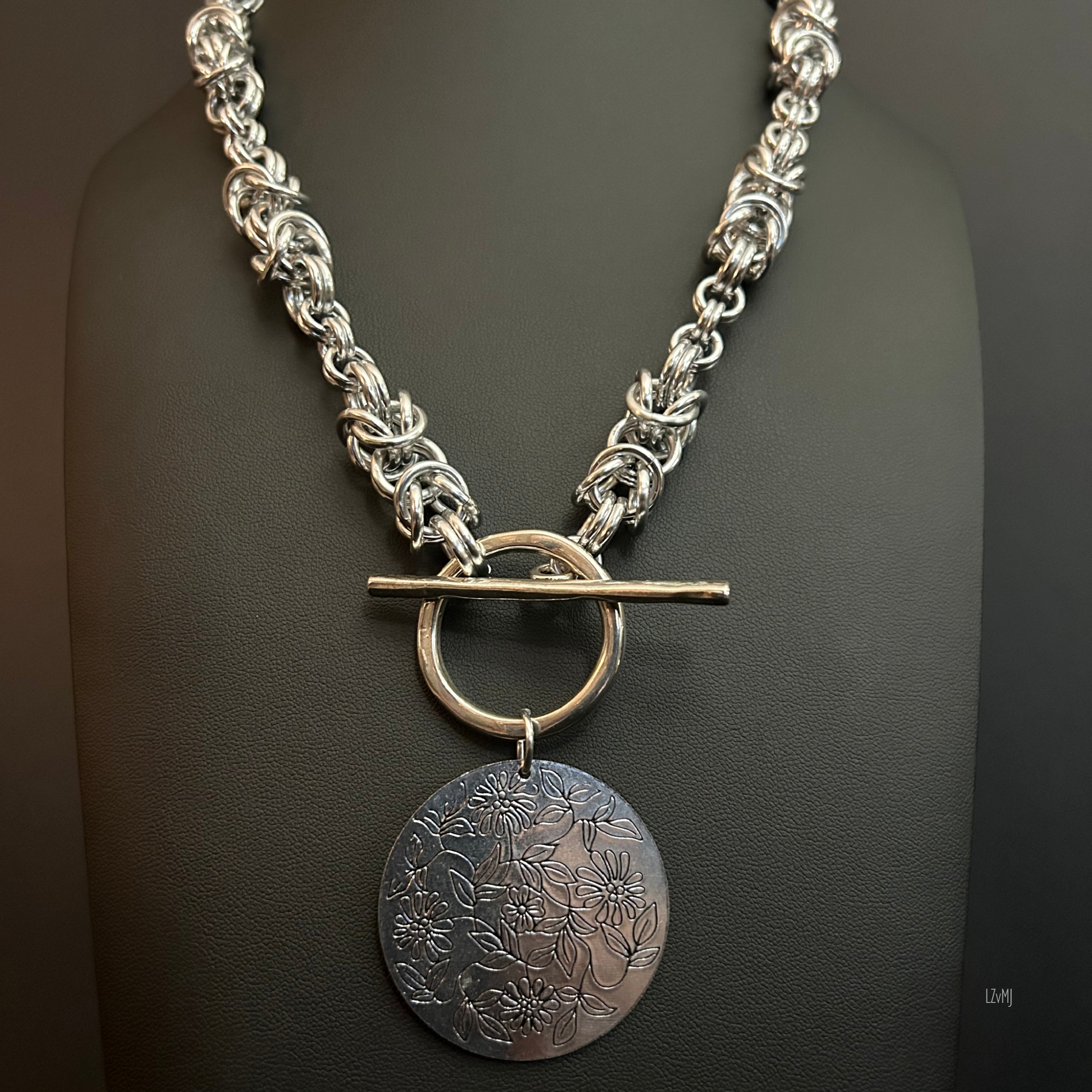Shadowbloom Necklace
