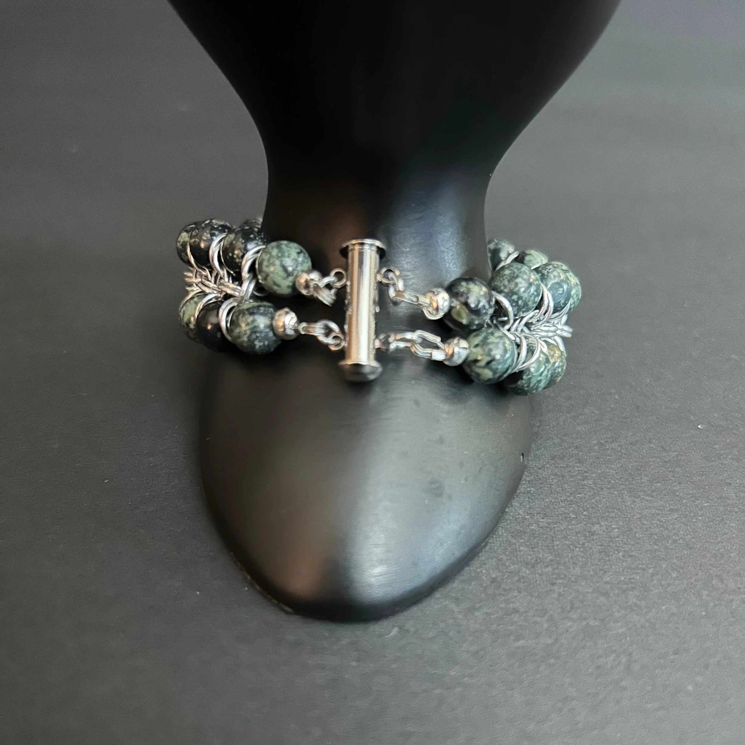 B212_clasp.jpg