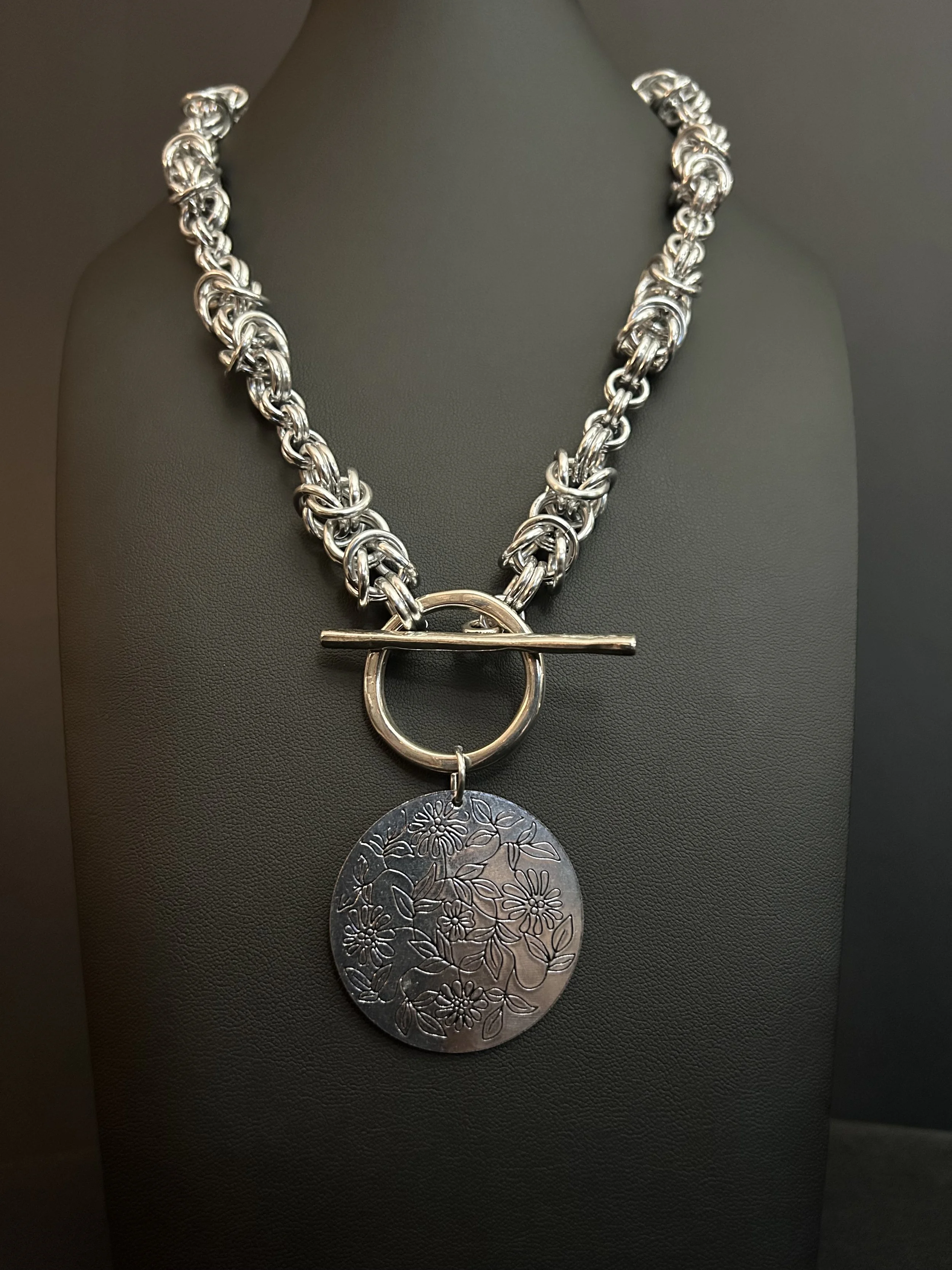 Shadowbloom Necklace