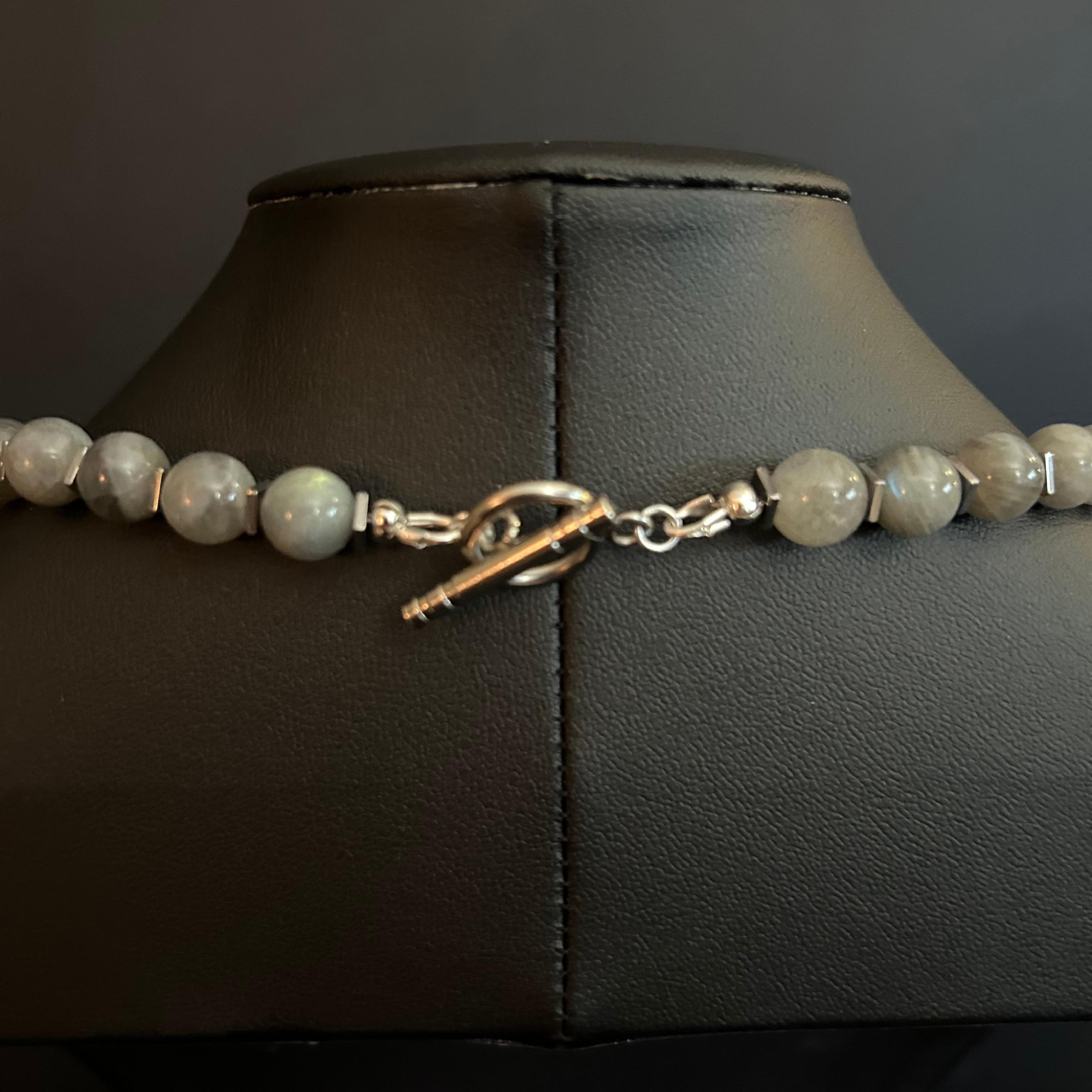 1983_clasp.jpg
