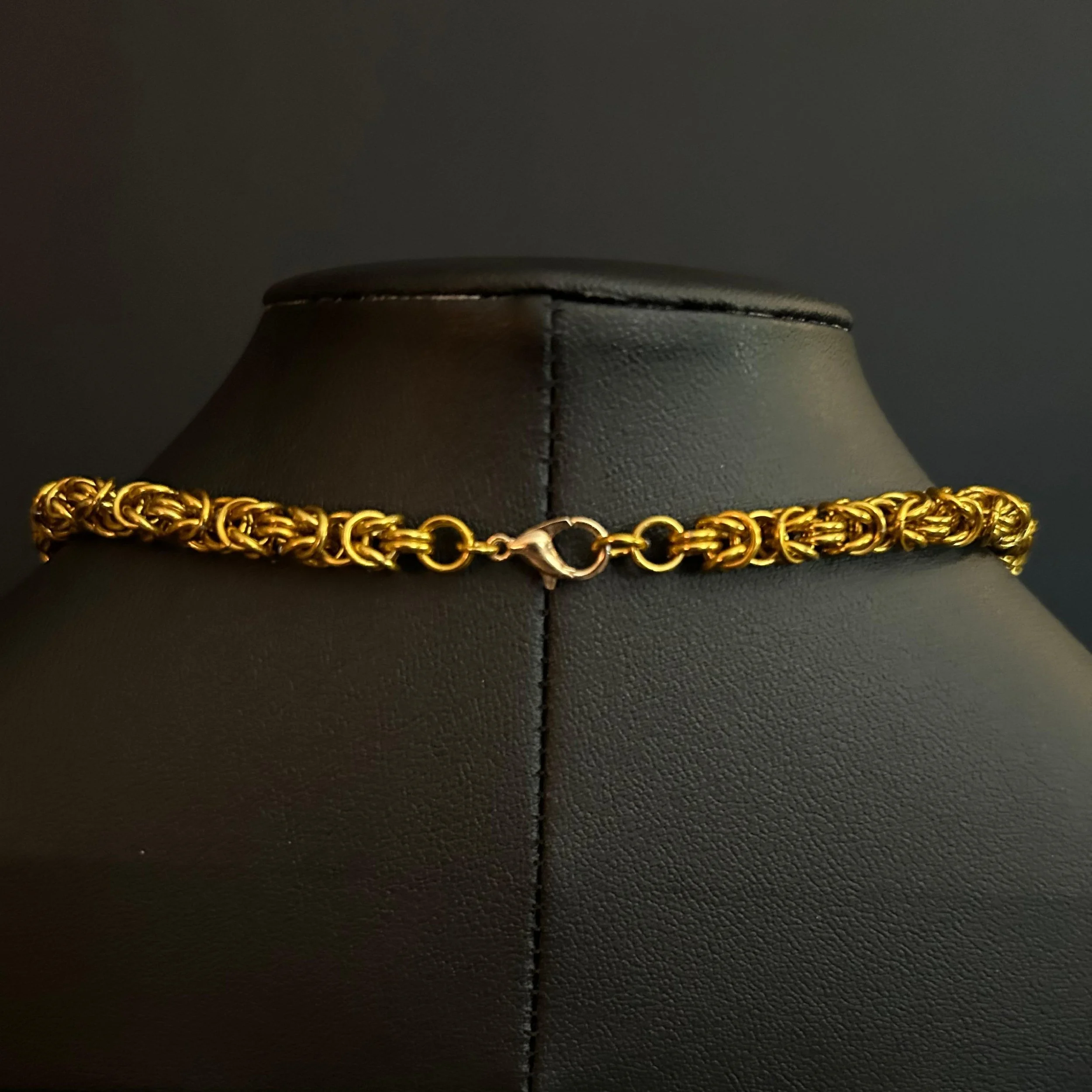 1985_clasp.jpg