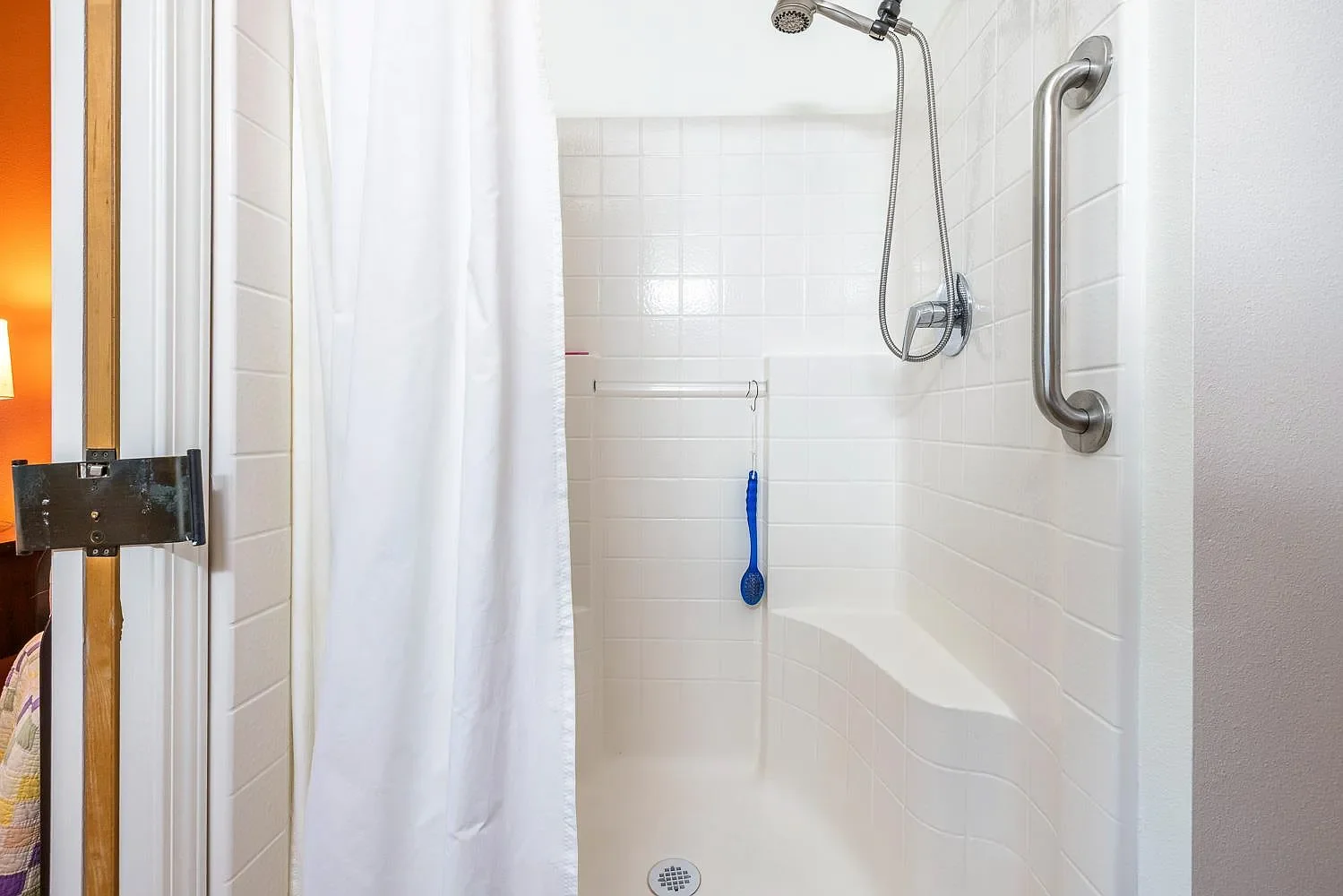 3d70a16671b83f06e17bc34414f0391a-uncropped_scaled_within_1536_1152.webp