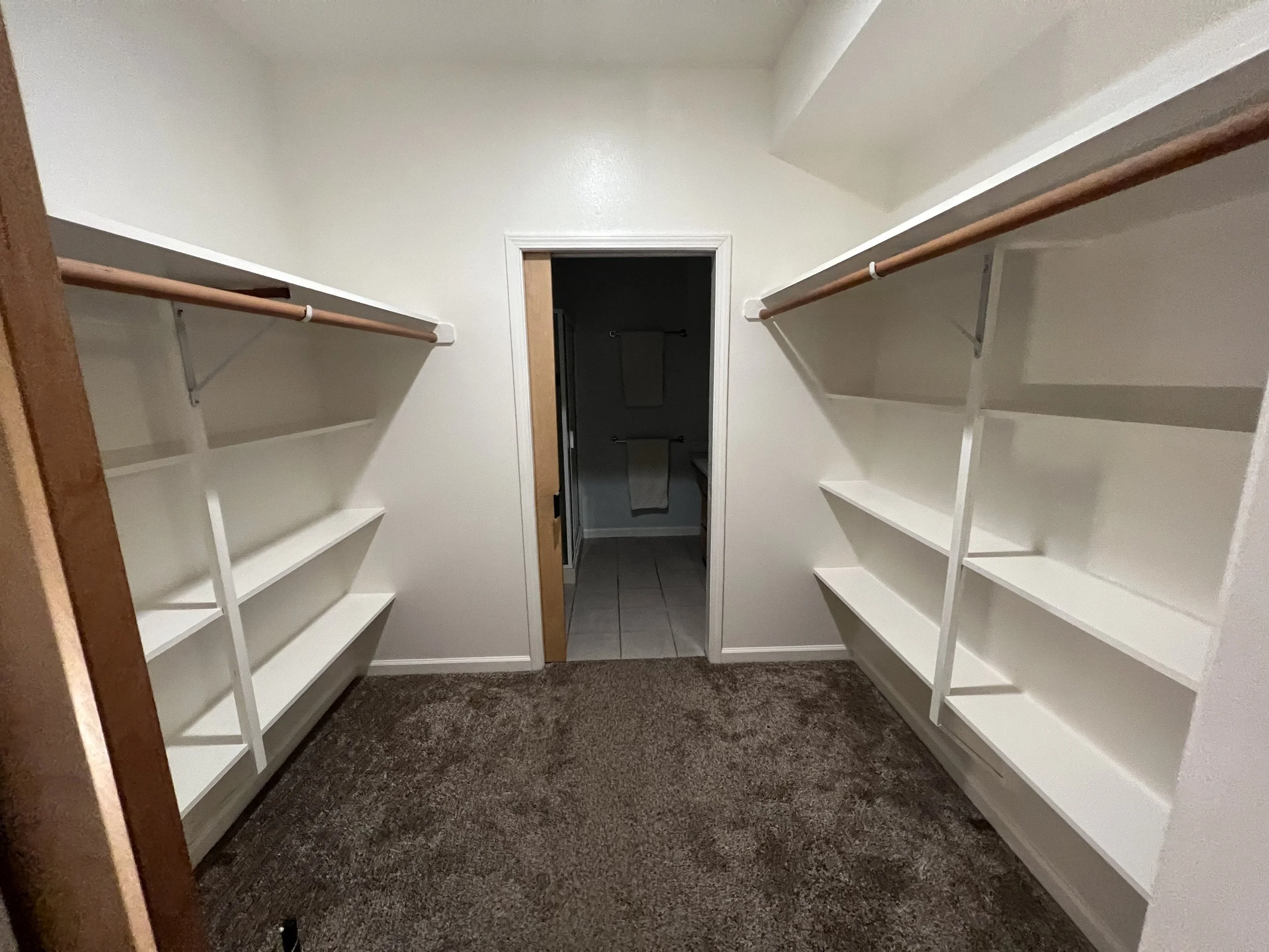 Closet1.jpeg