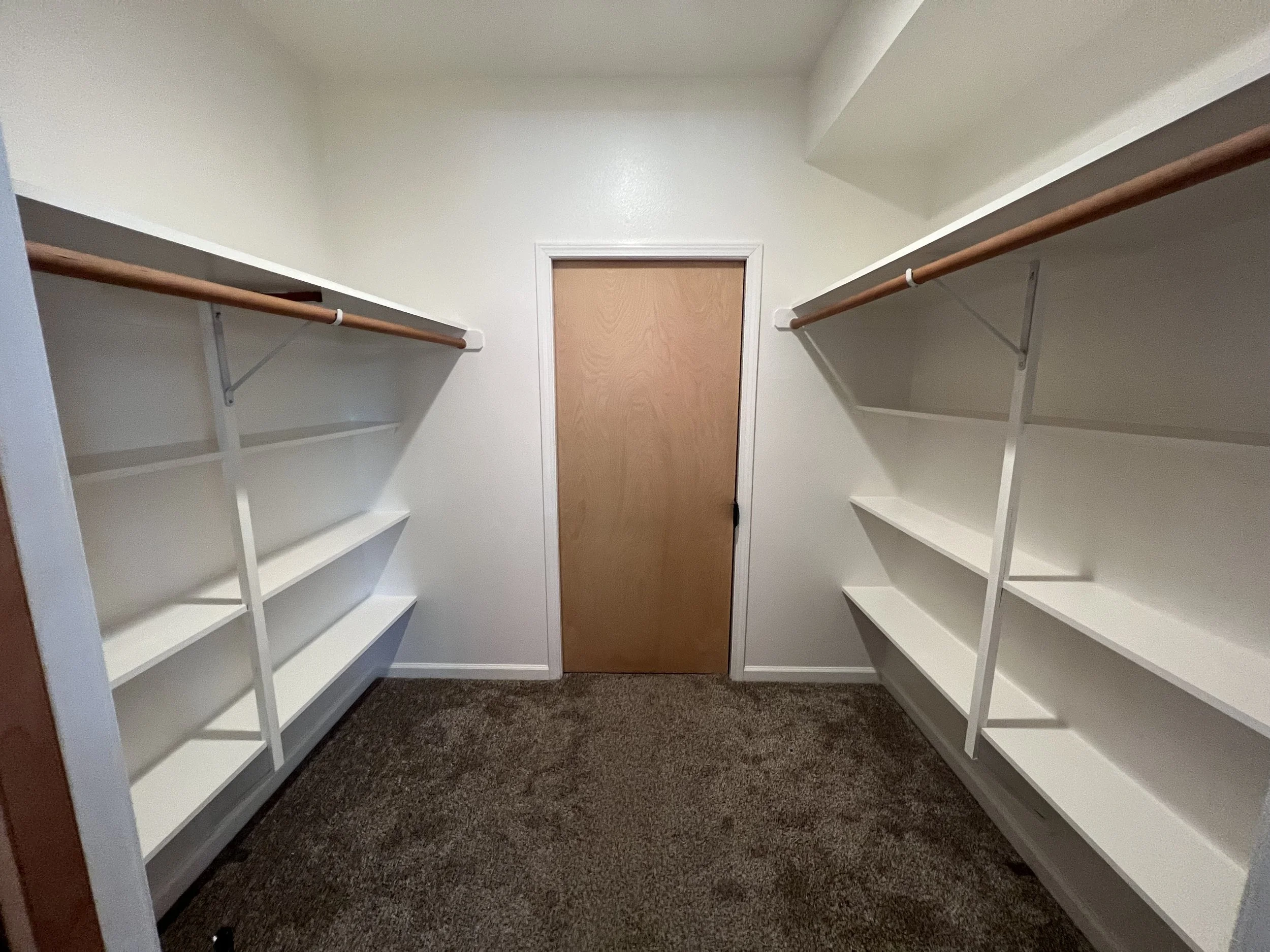 Closet2.jpeg