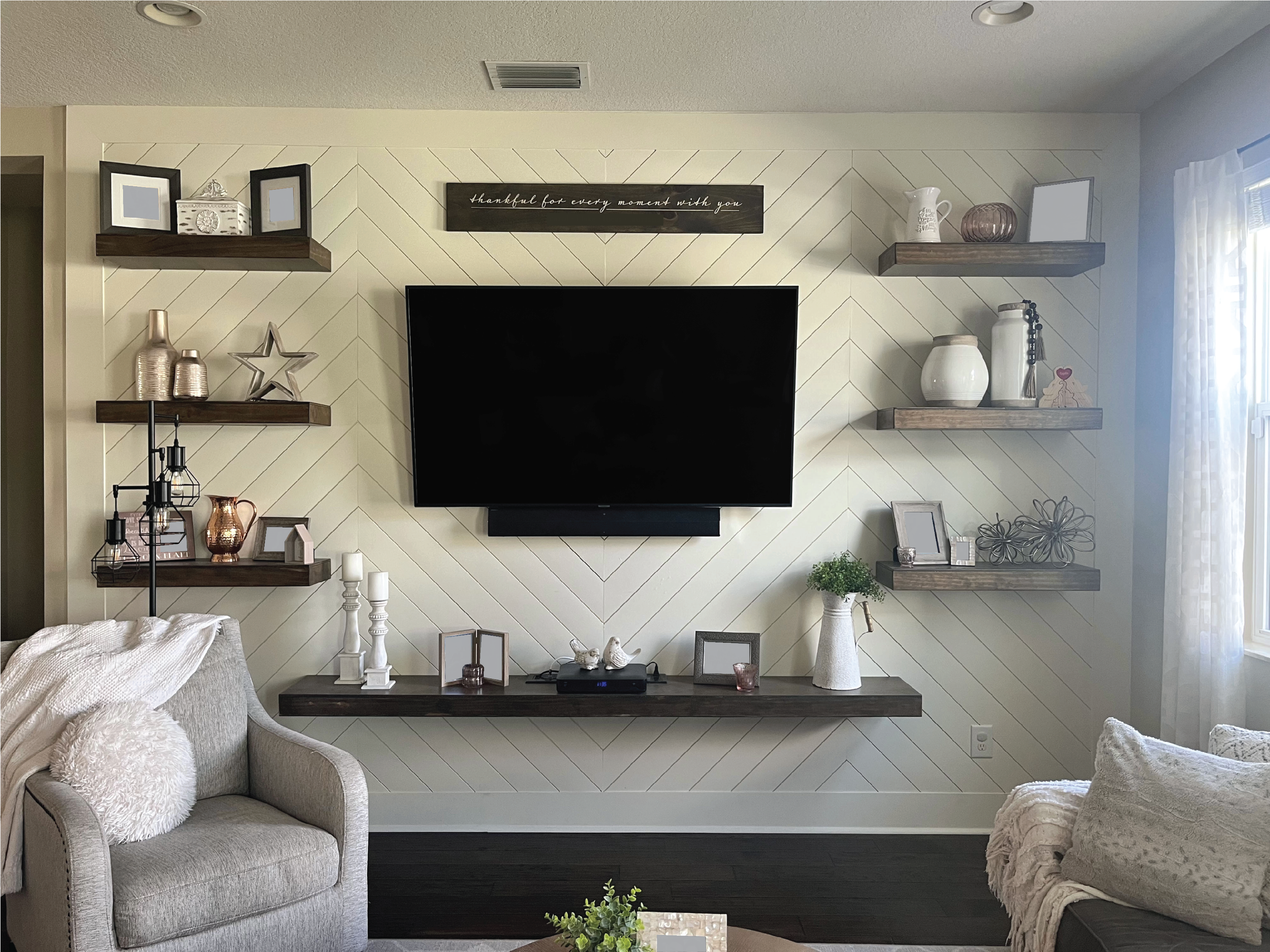 Chevron Straight On.png