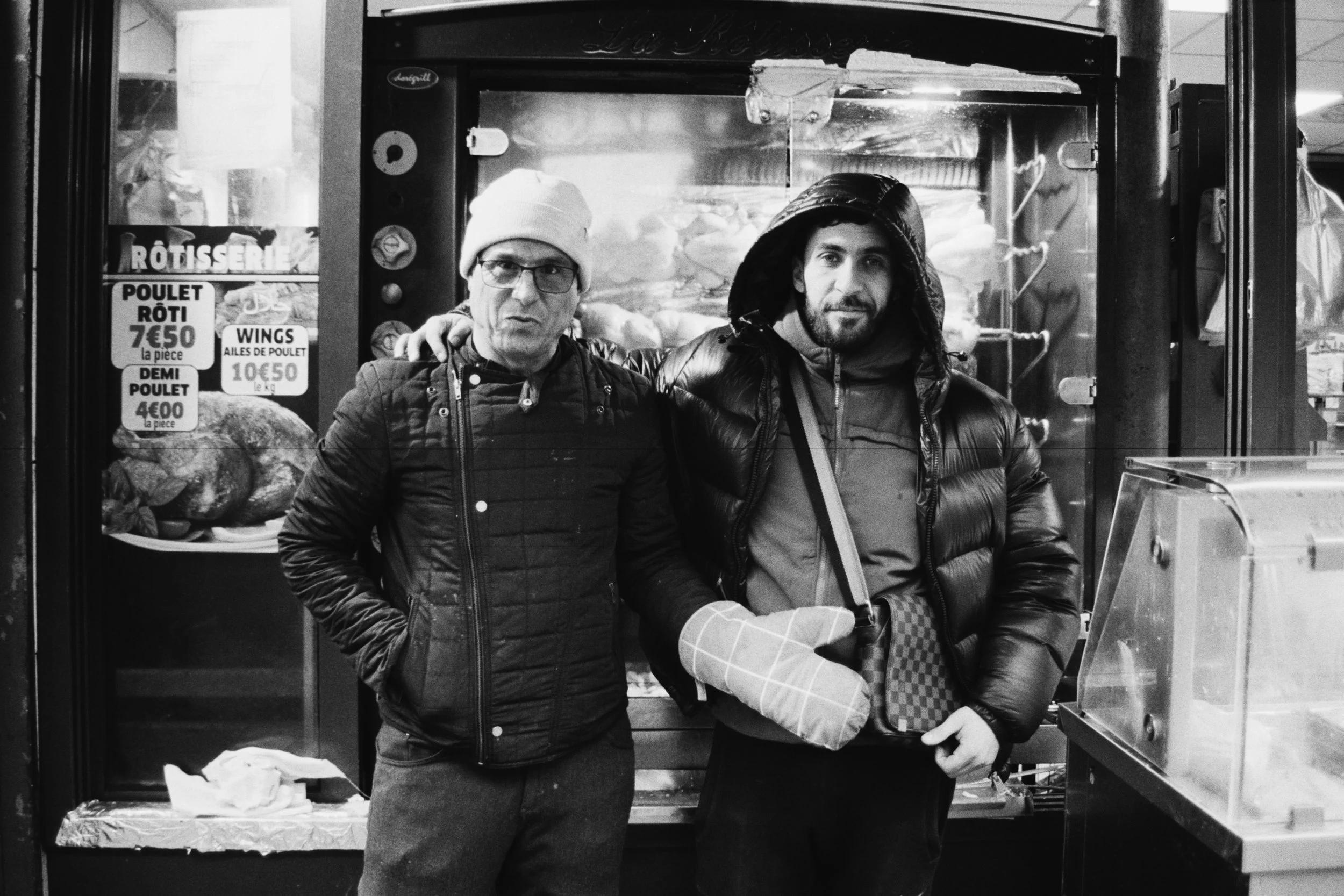 "Take photos of the roast chicken!". Barbès, 14022026.