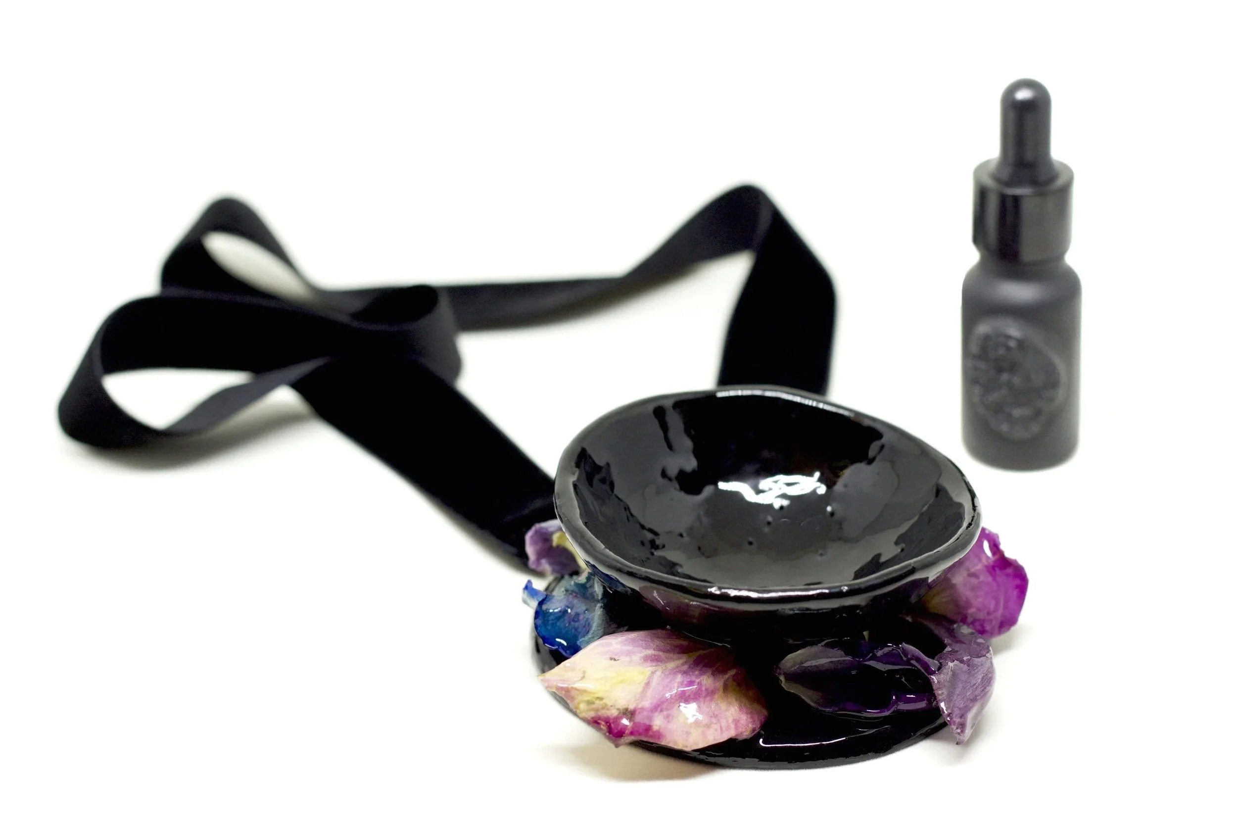 The blue hour necklace 'side'