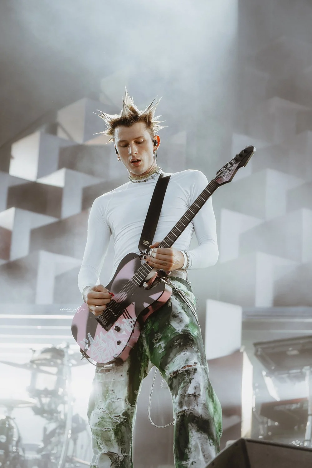 230713-MachineGunKelly-EmmiSollie-emmisphoto-07448-Web.jpg