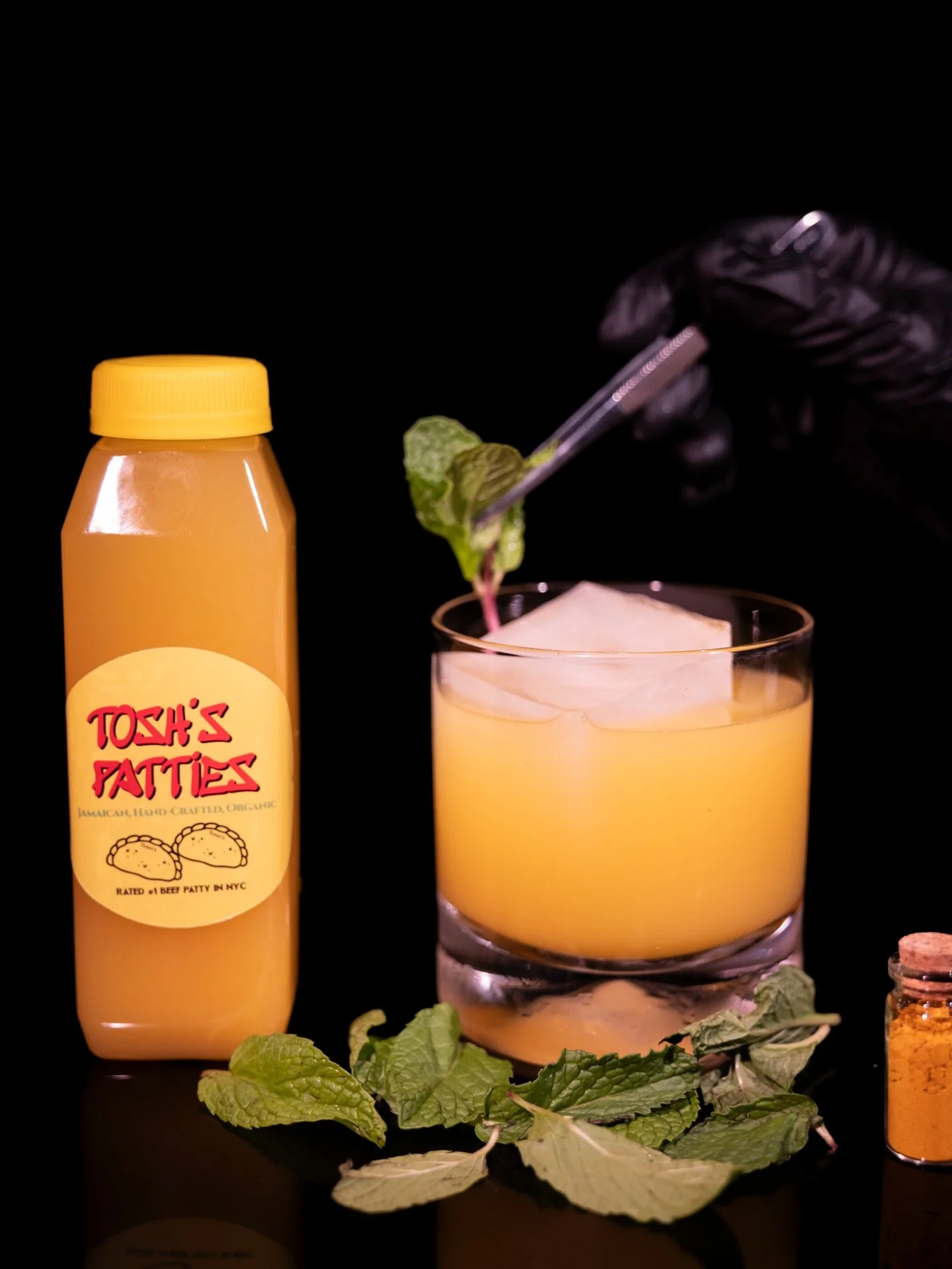 Island Punch: Fresh pressed ginger juice, pineapple, coconut water, lime, water, turmeric