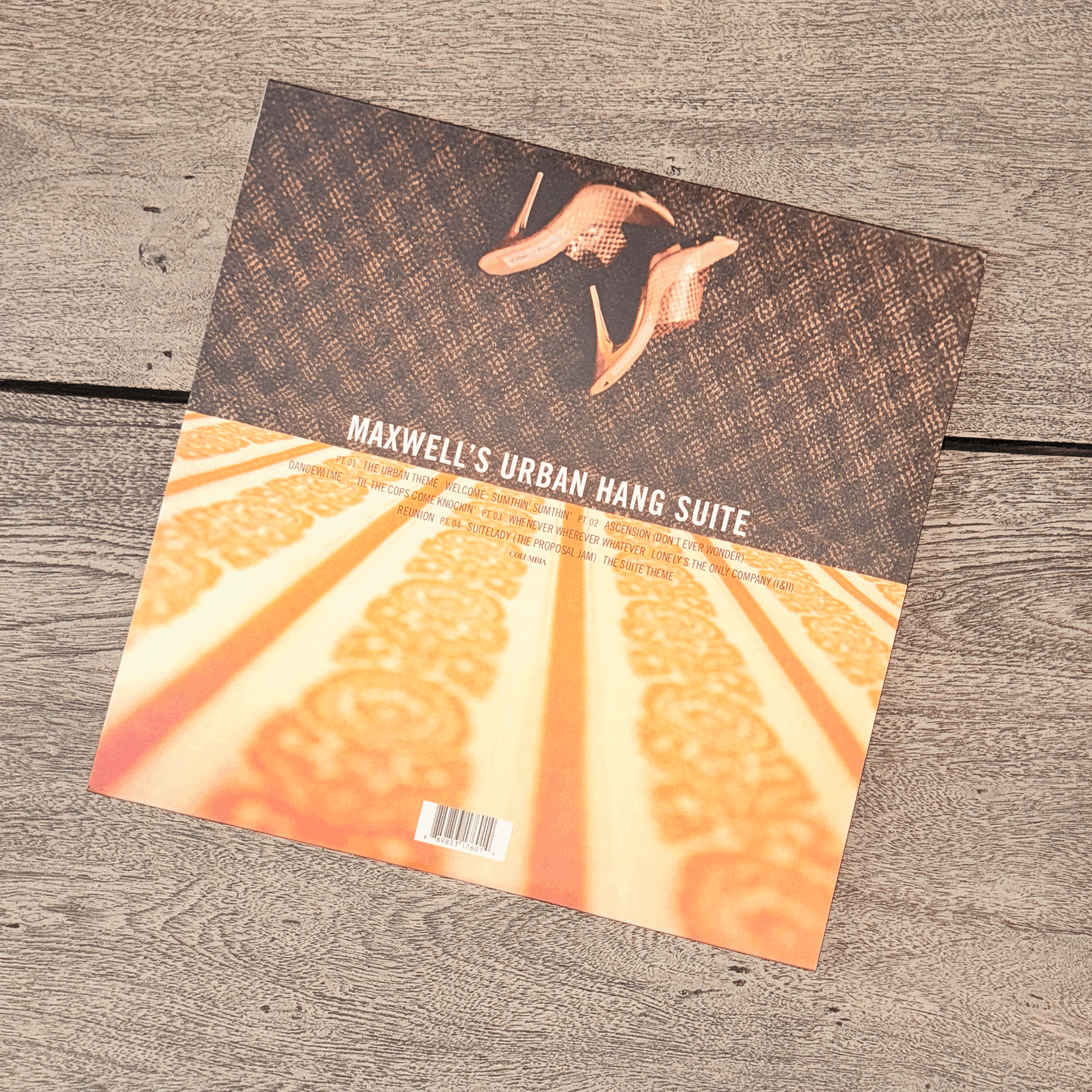 Urban Hang Suite by Maxwell