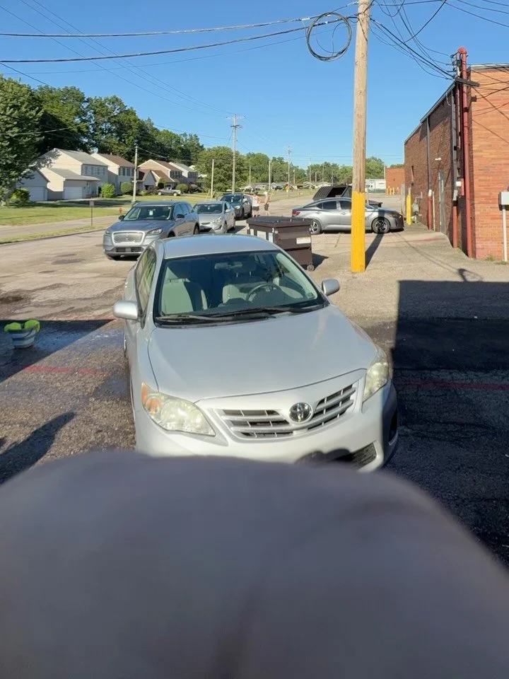 Yo! Today&rsquo;s car wash for @signalflowstudios was wild in the BEST way!! Thank you to everyone who trusted us with their rides. Shoutout to the great @groundxerogastro for hosting!! Support your independent studios!!!
#cleveland #clevelandmusic #