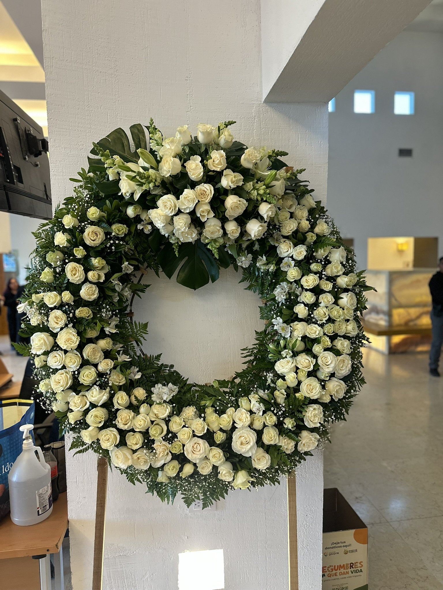 Corona grande con rosas