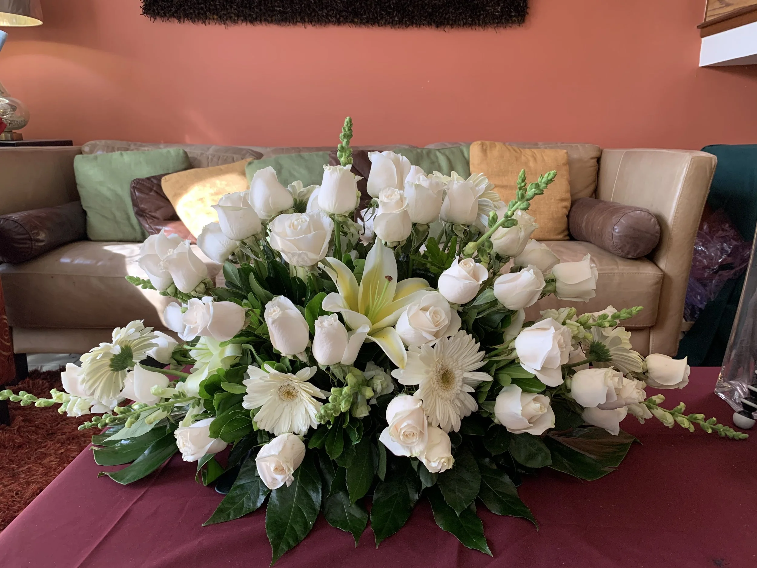 Cubre feretro tonos blancos