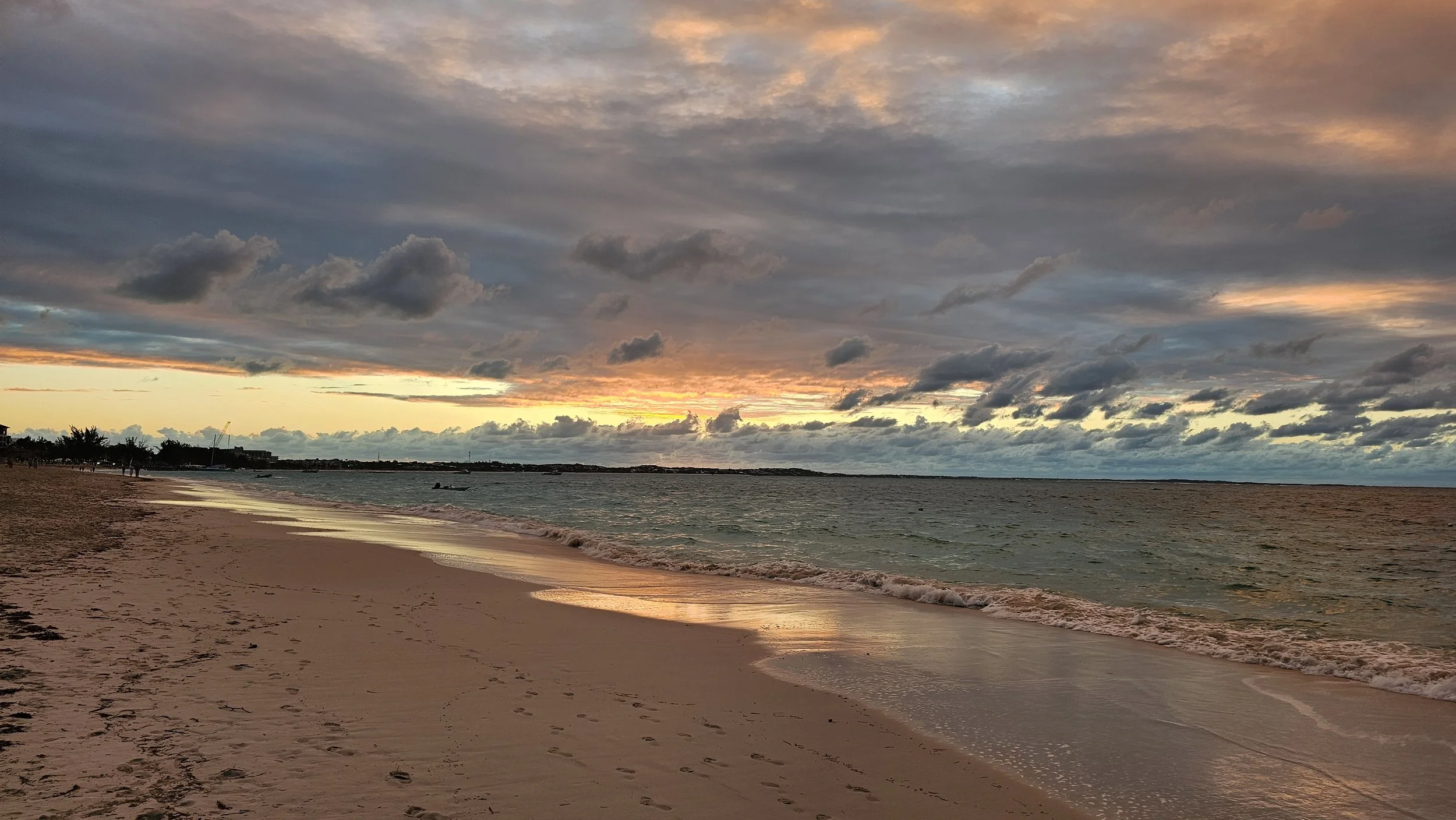 The Peaceful Guide to Turks &amp; Caicos (Beyond Grace Bay)