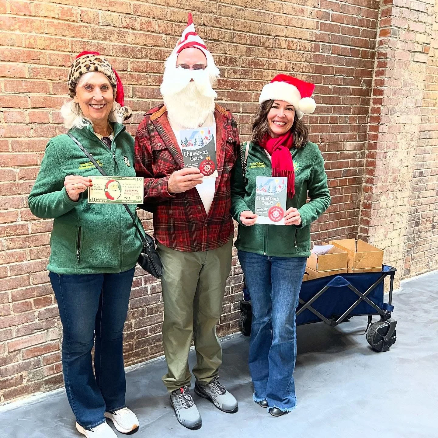 Joining forces with the Gallatin Chamber's Tinsel and Treasures weekend to help distribute our FREE Christmas Carol Booklets!