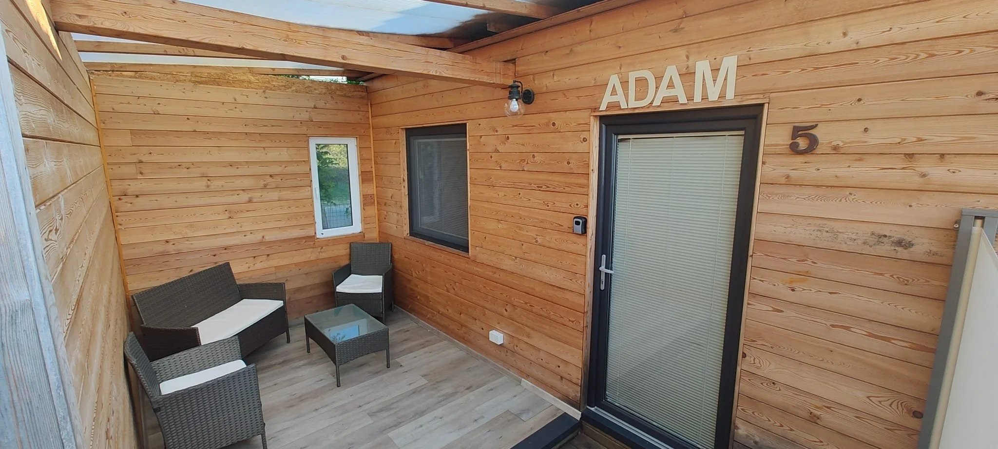 Bungalov Adam - zastřešená terasa