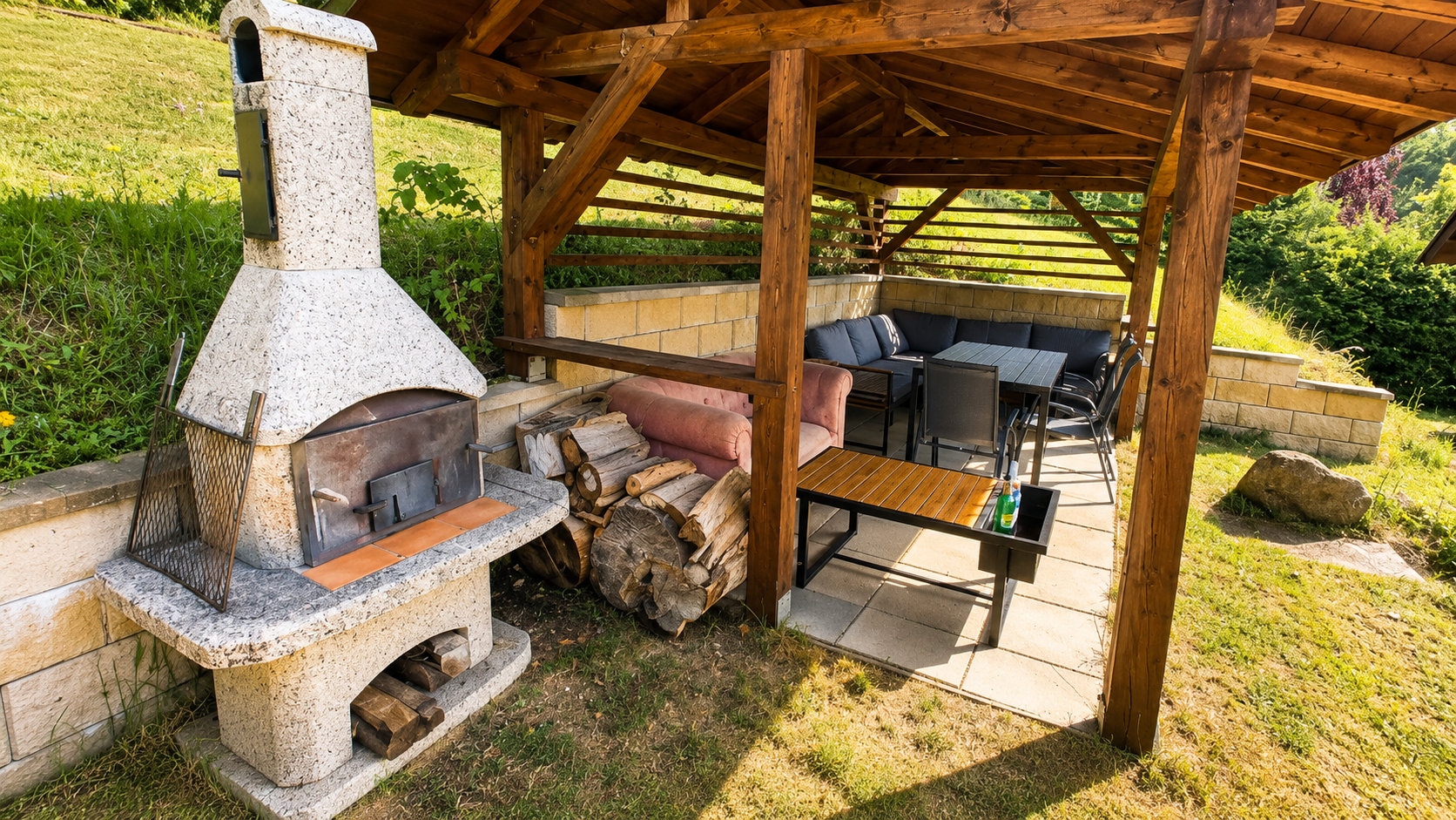 3_Pergola - pohled na gril.png