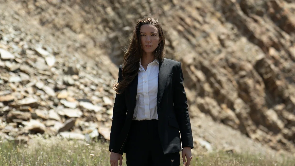 Jane Driscoll played by Nicole Brydon Bloom