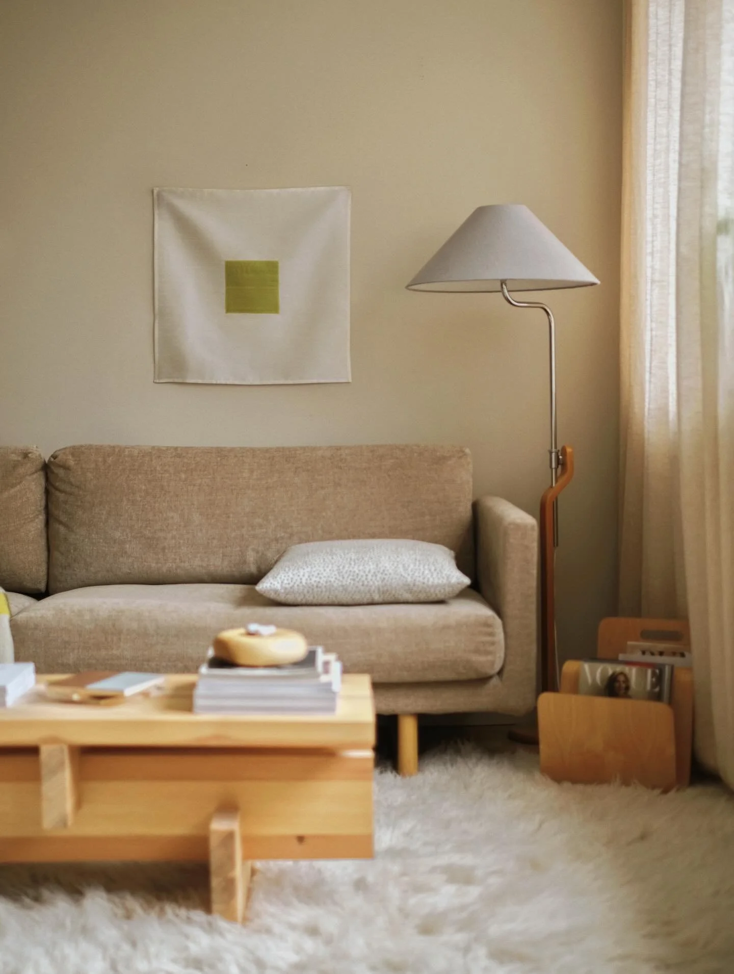 En ruta till v&auml;ggen av den lenaste siden och satin! N&aring;n mer &auml;n jag som har en major color crush p&aring; lime, pistage &aring; oliv just nu?

Finaste hemmet och styling av @julia_losciale 〰️