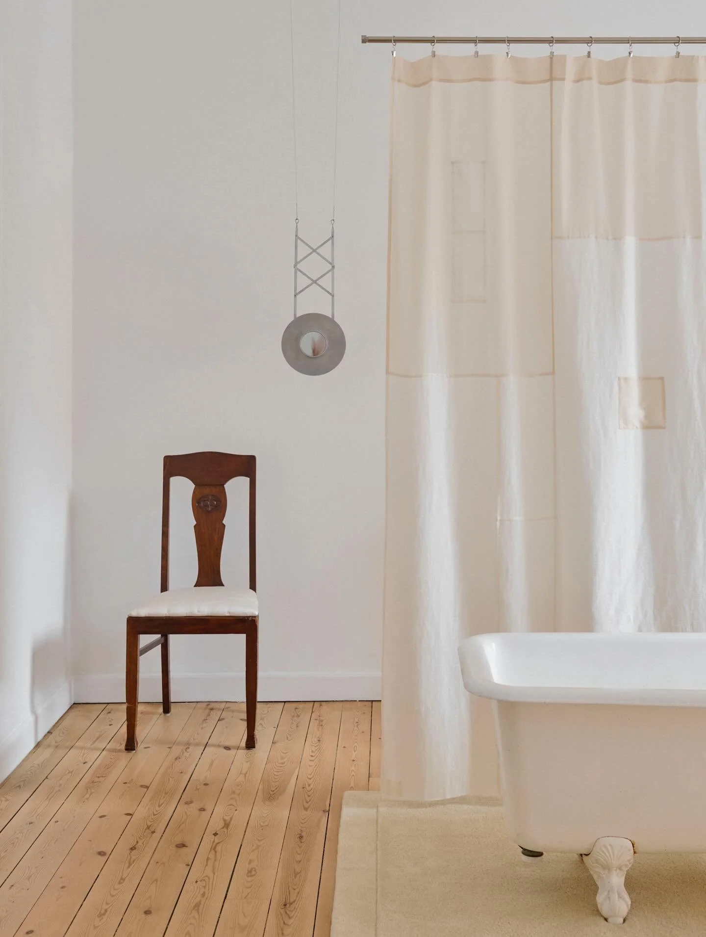 Glad och stolt &ouml;ver att ha blivit tillfr&aring;gad av @shop_baina att presentera mitt verk The Tactile Shower Curtain i utst&auml;llningen The Practice of Bathing, som en del av 3 Days of Design i K&ouml;penhamn.

I m&ouml;tet mellan ull, satin 