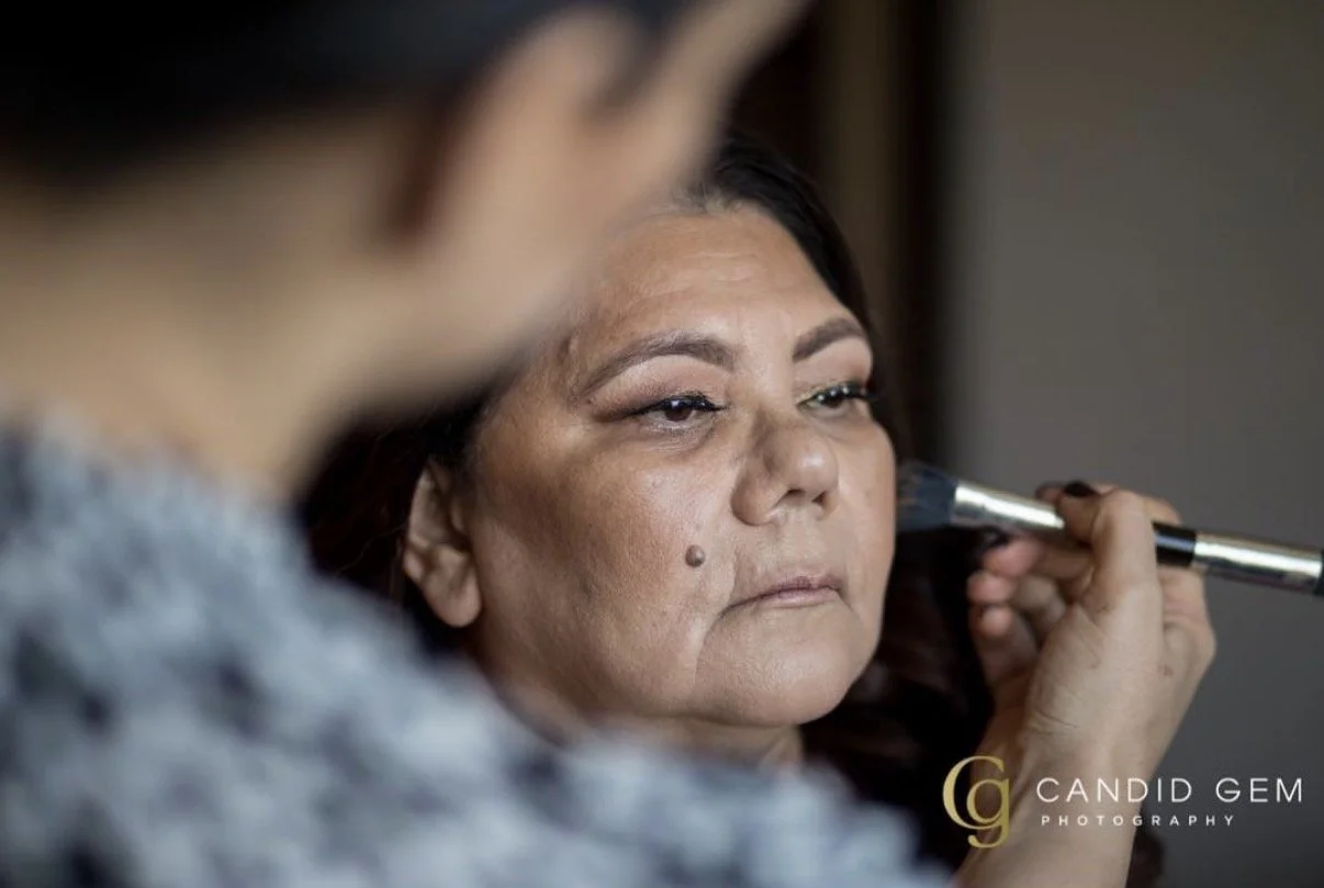 ONE-ON-ONE MAKEUP LESSON