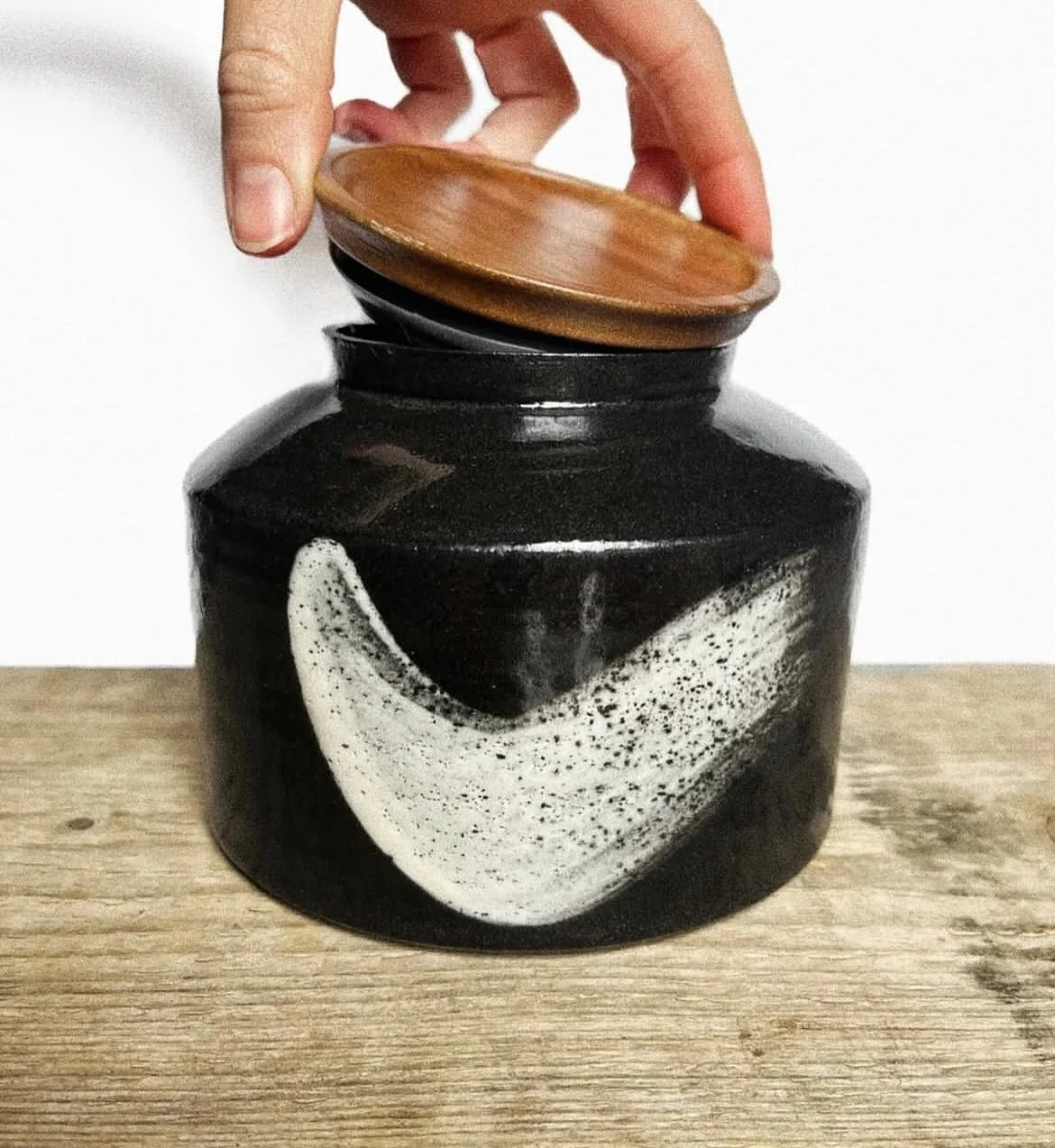 ✨ MAHONEY&rsquo;S CERAMICS

&lsquo;Unique handmade ceramics to elevate your everyday rituals&rsquo;

Such beautiful glazes and shapes, we&rsquo;re so excited to have Laura joining us in July!