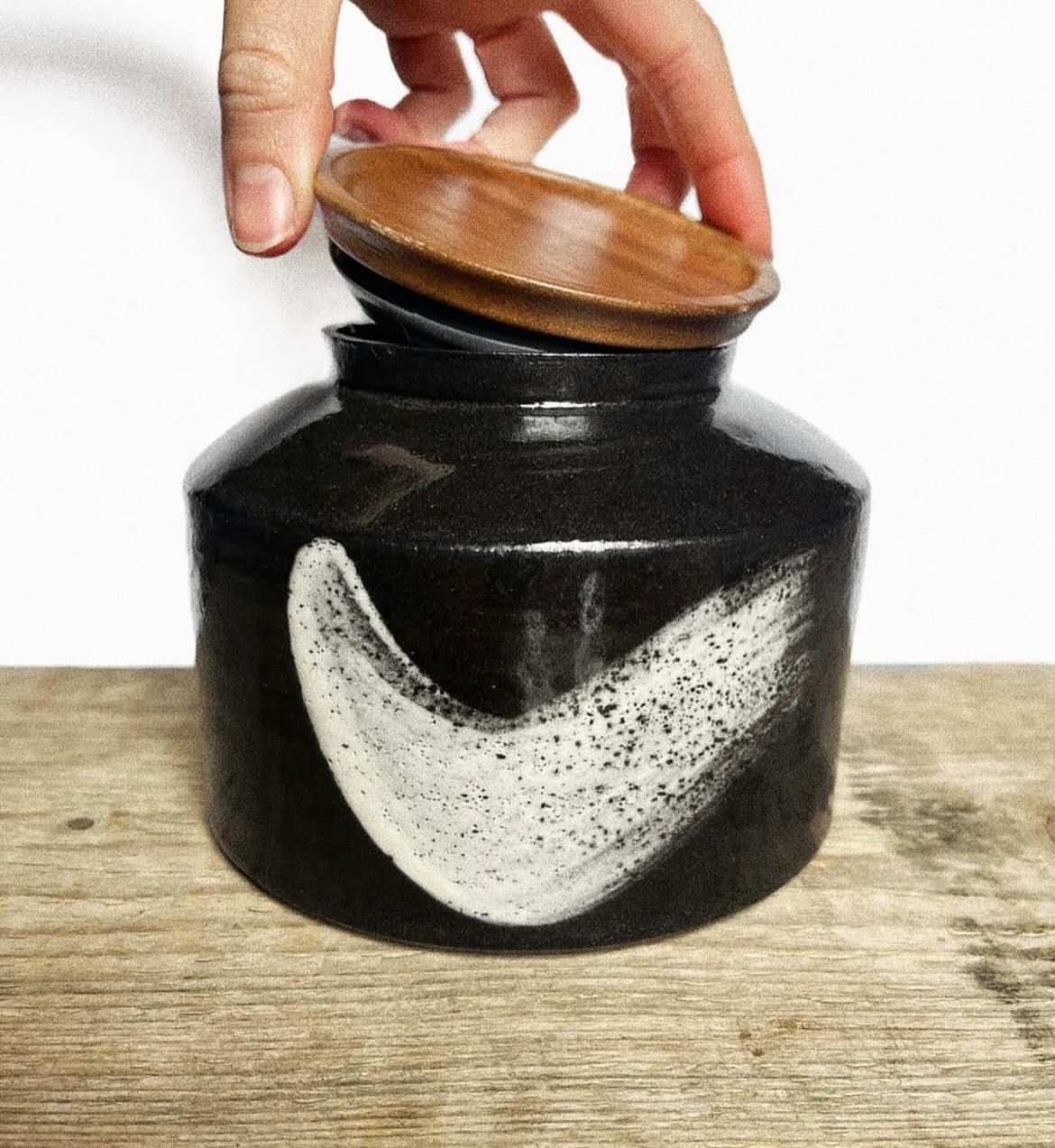 ✨ MAHONEY&rsquo;S CERAMICS

&lsquo;Unique handmade ceramics to elevate your everyday rituals&rsquo;

Such beautiful glazes and shapes, we&rsquo;re so excited to have Laura joining us in July!