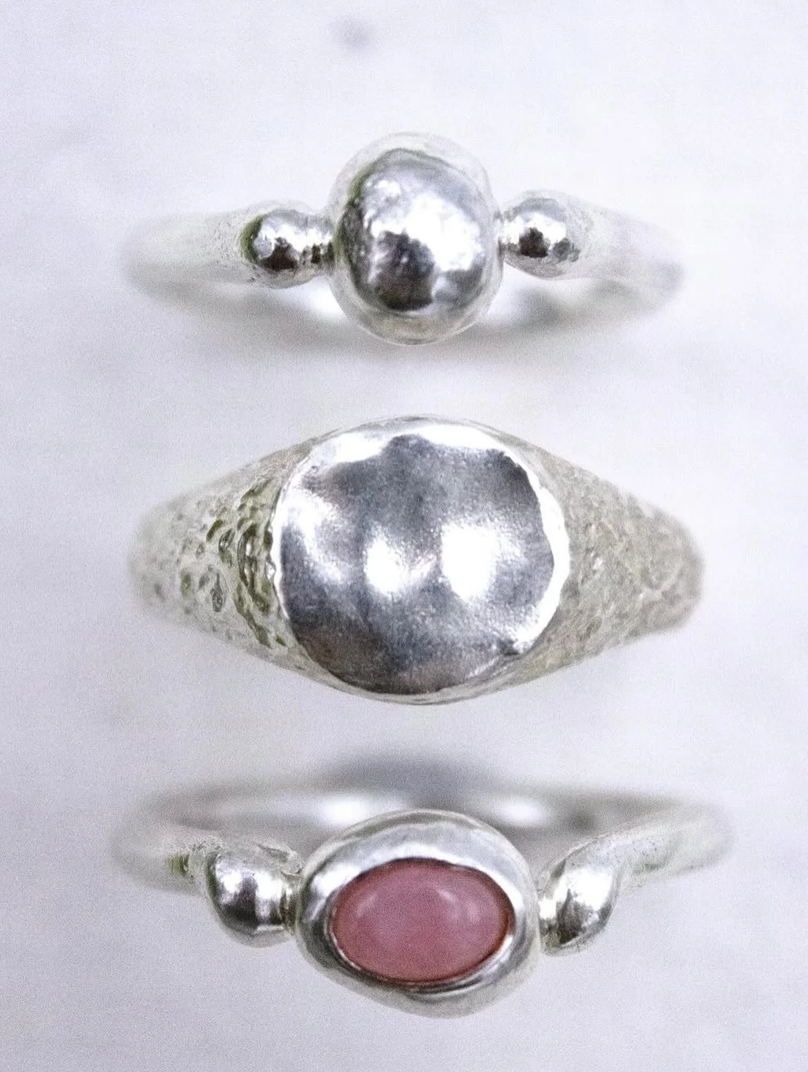 ✨ HAYLEY DEVLIN

Also with us this July is Hayley. She creates delicate pieces predominantly using silver wrapped around a selection of gemstones. 

Come along to Brighton Unitarian Church between 10am-4pm to see her work and try on her pieces 🤍