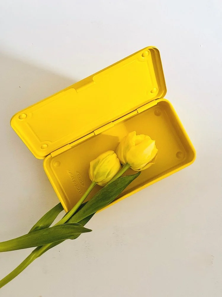 Toyo+190+Steelbox+Yellow+lifestyle+with+tulips.jpg