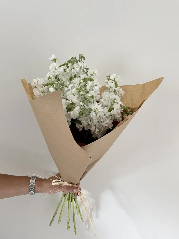 Single+Bloom+Bouquet+White+.jpg